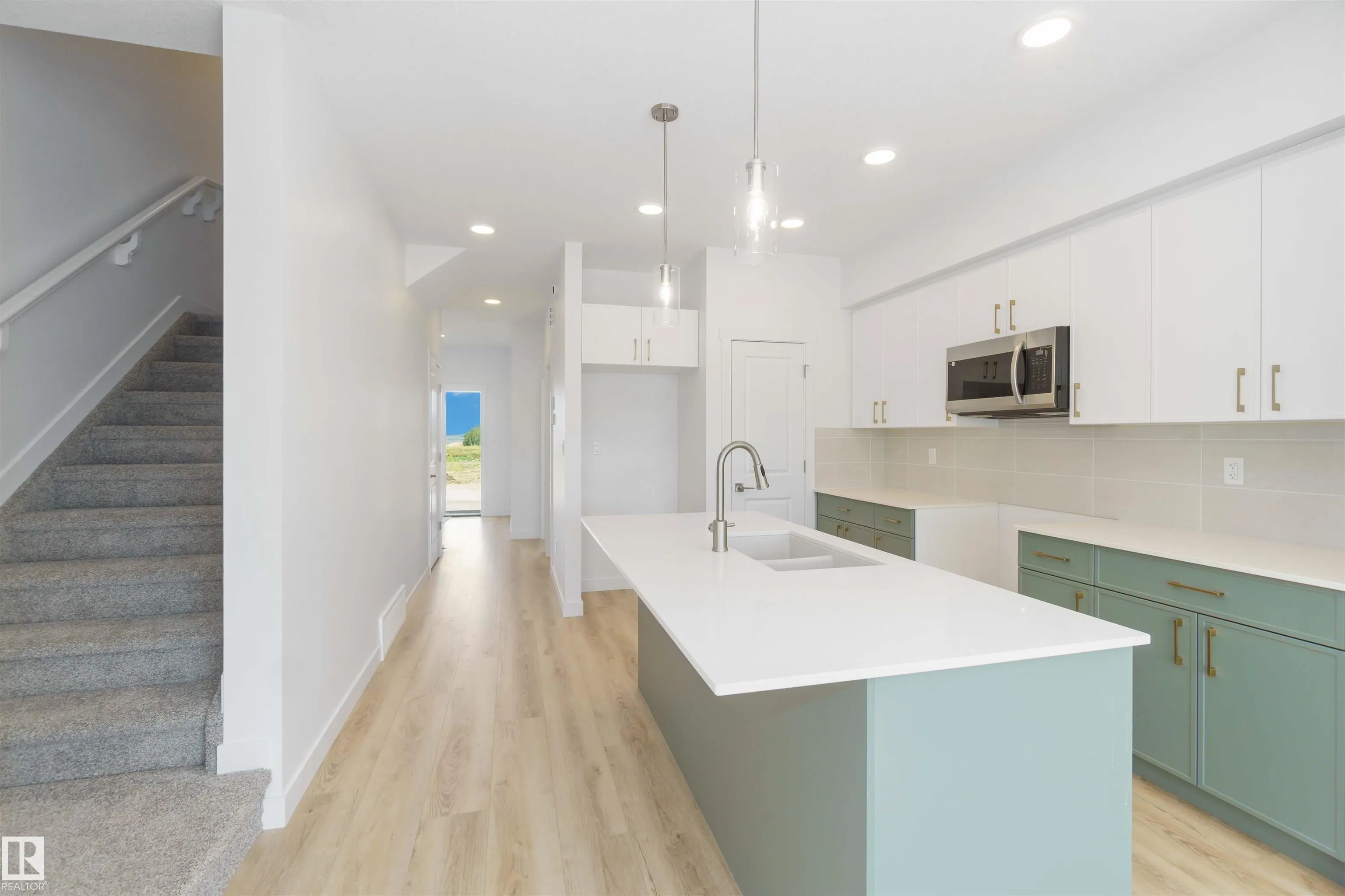 1011 ASTER Boulevard