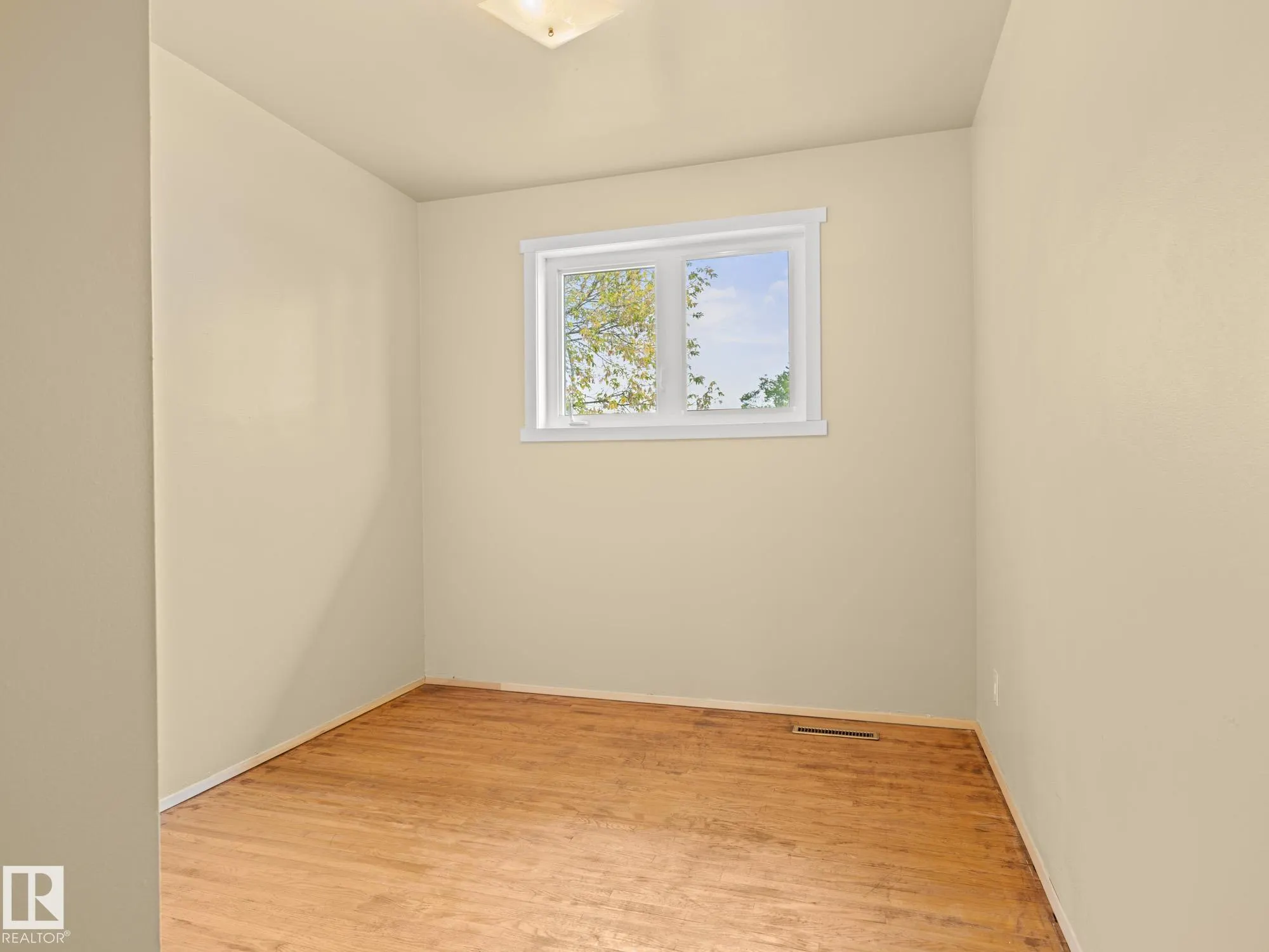 13207 133 Avenue