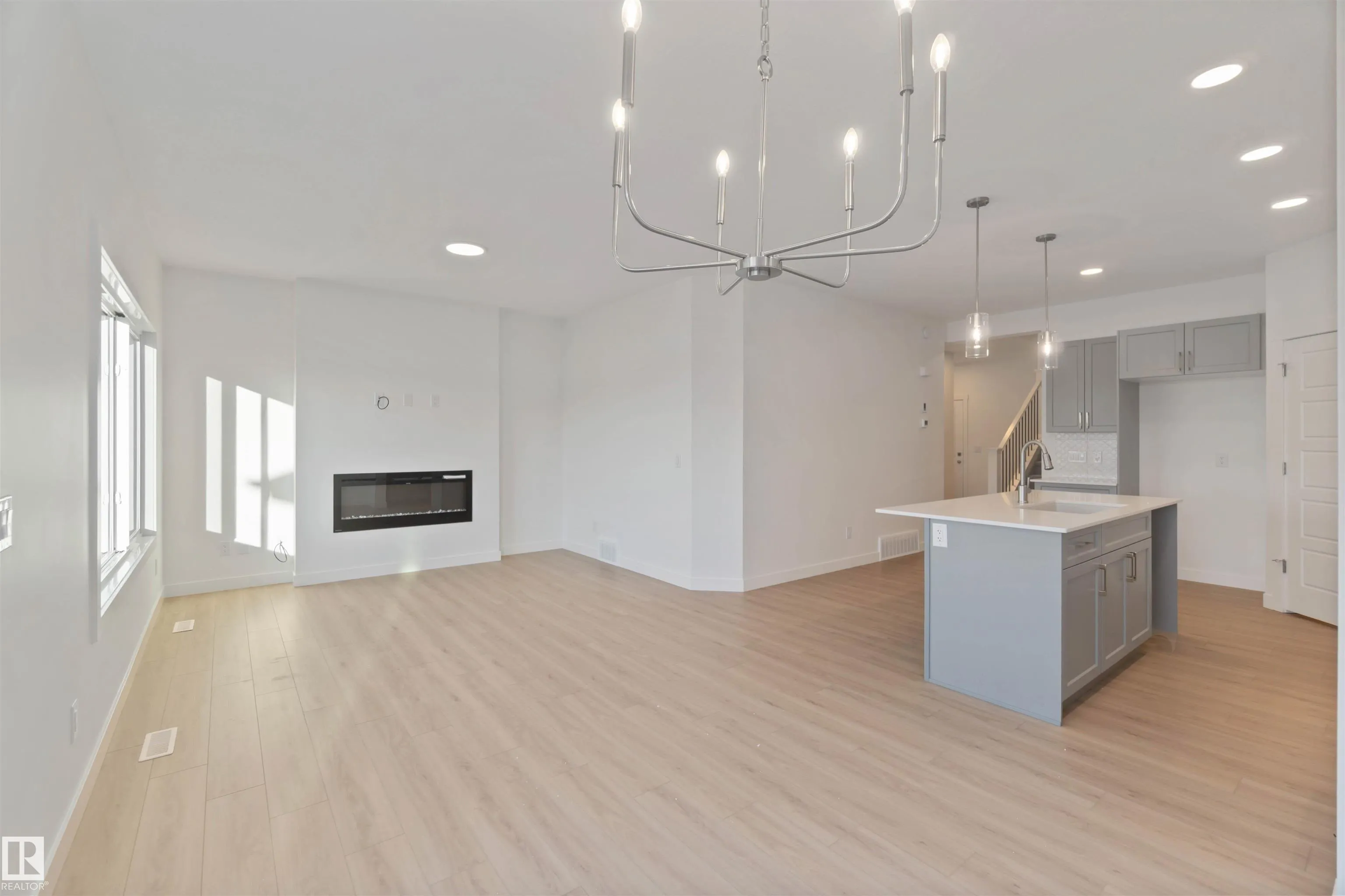 1143 South Creek Wynd