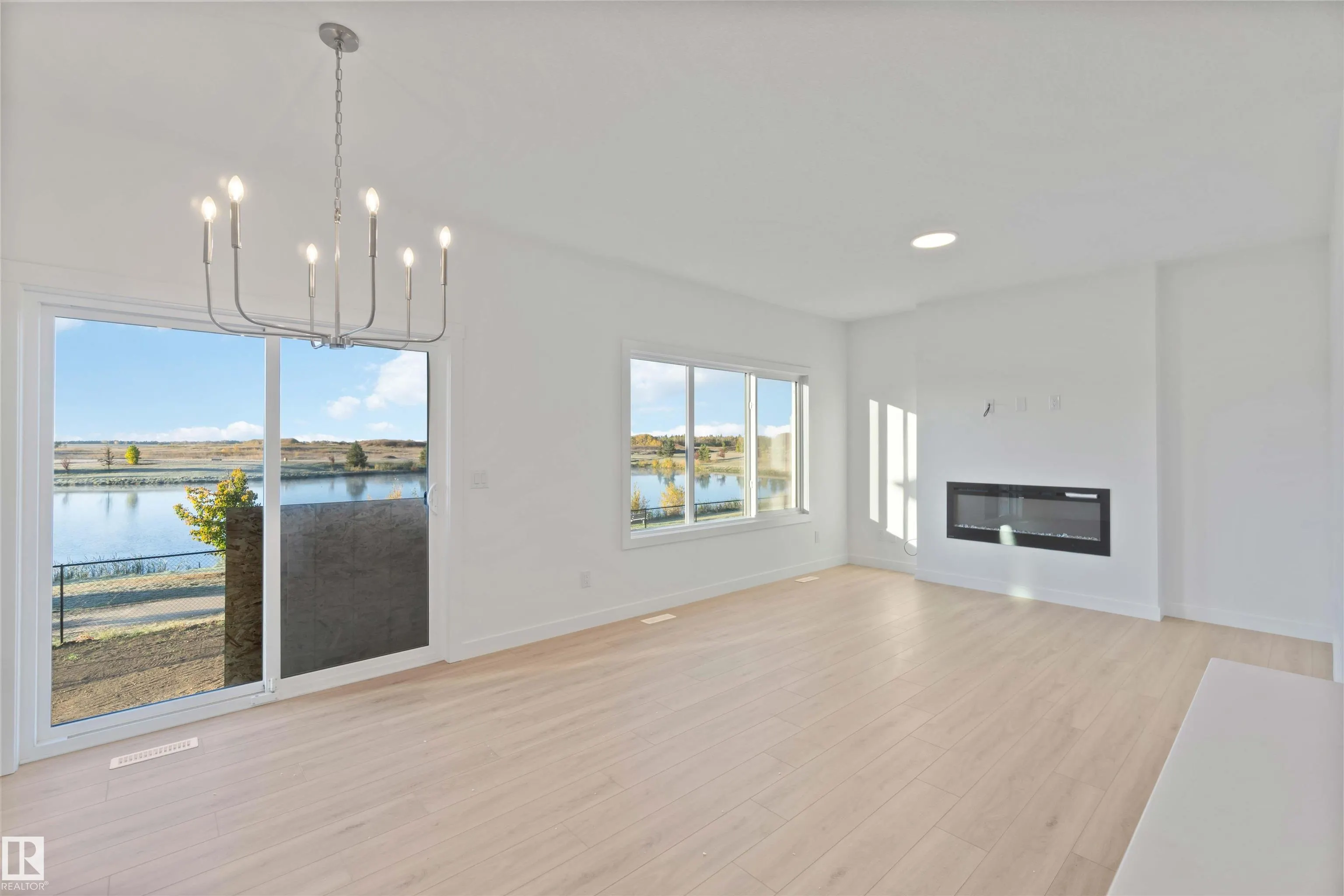 1143 South Creek Wynd