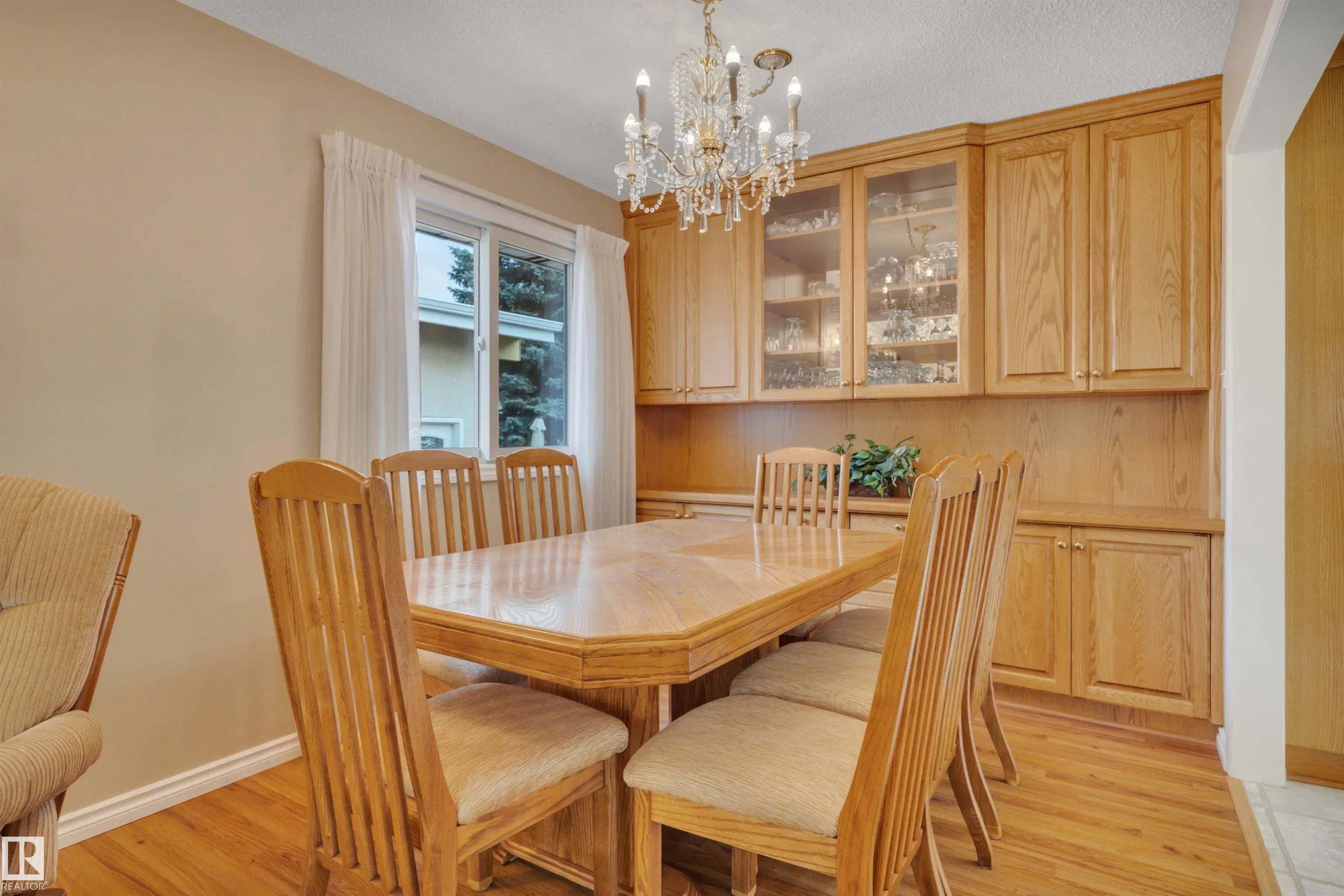 56 FLEETWOOD Crescent