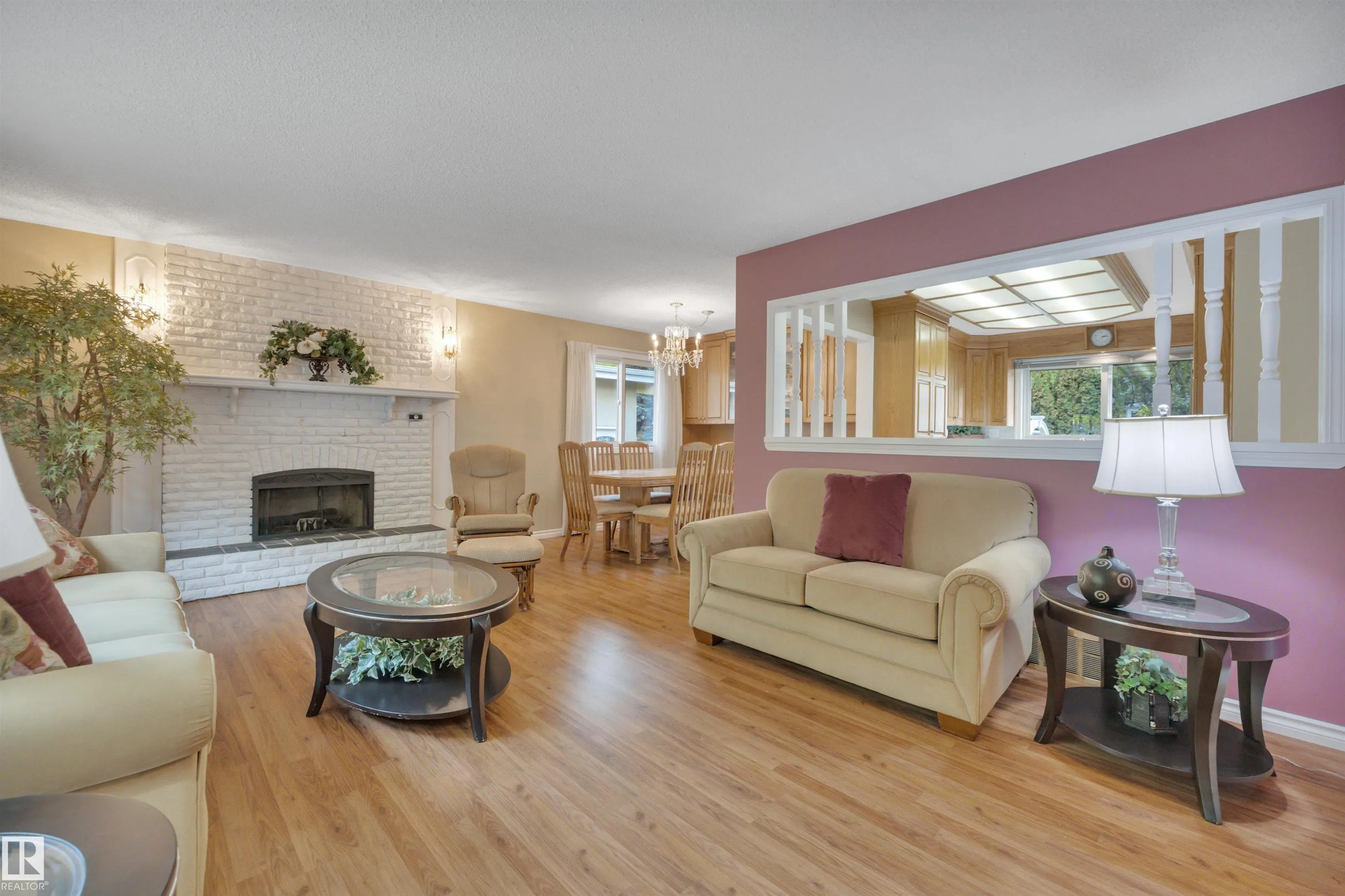 56 FLEETWOOD Crescent