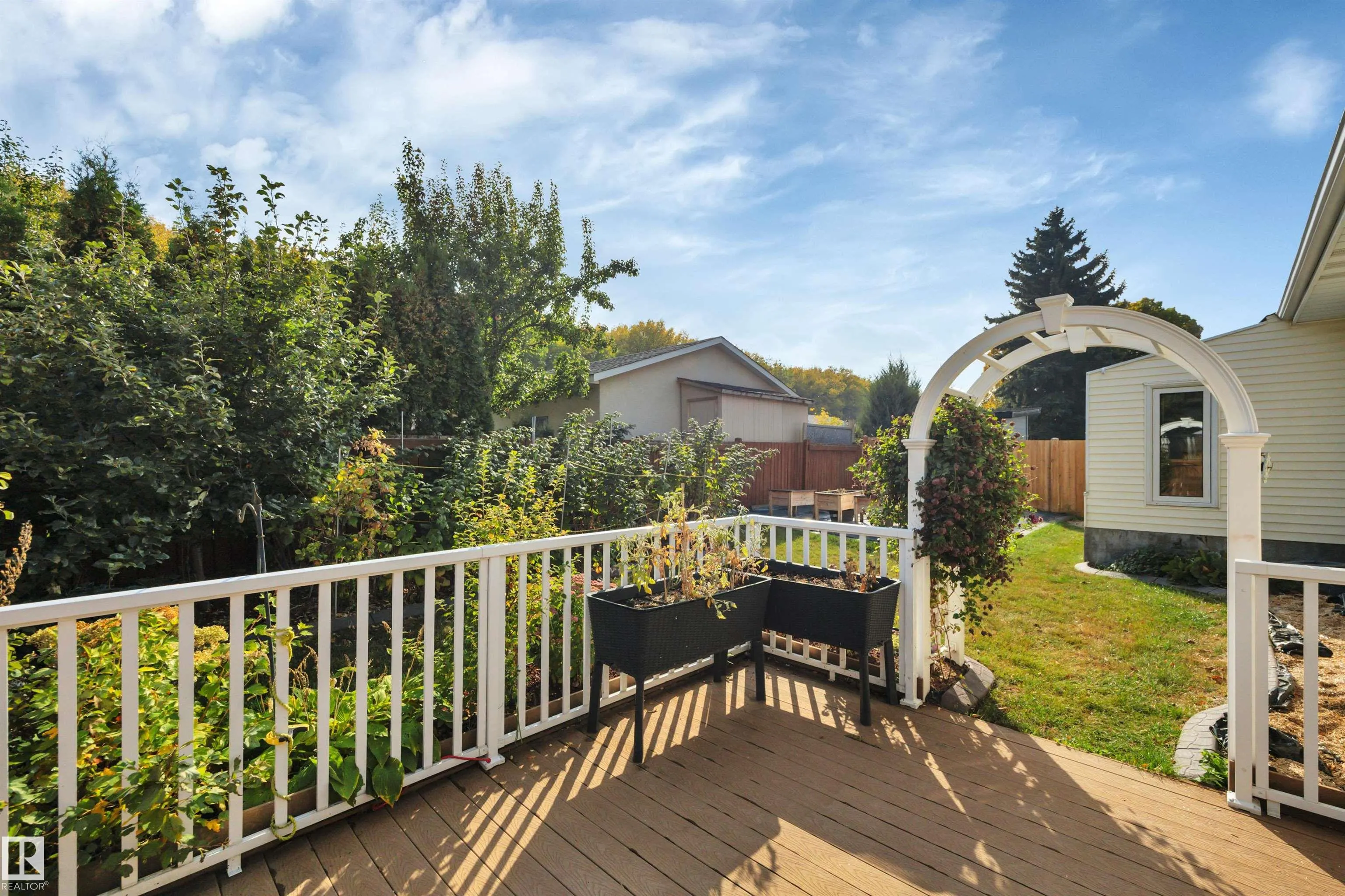 56 FLEETWOOD Crescent