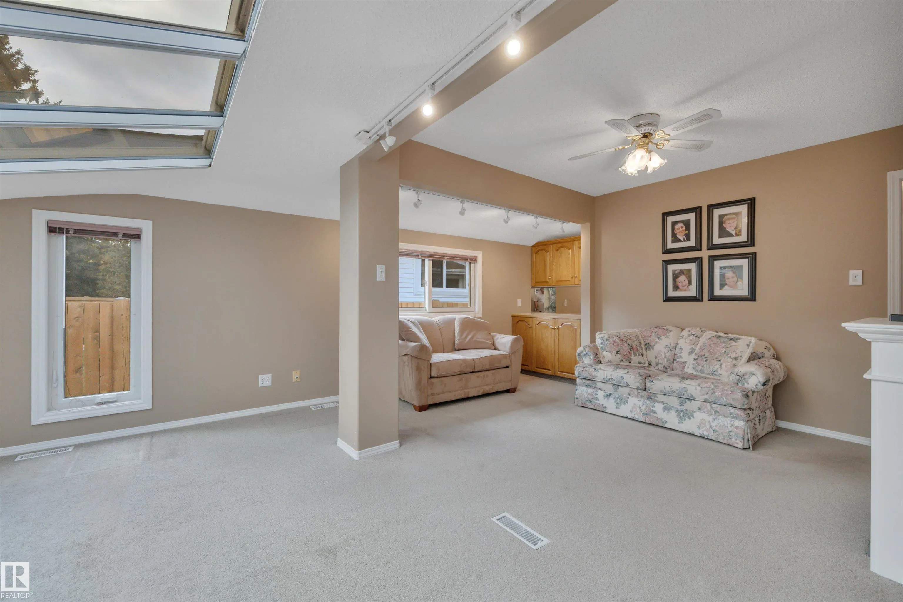 56 FLEETWOOD Crescent