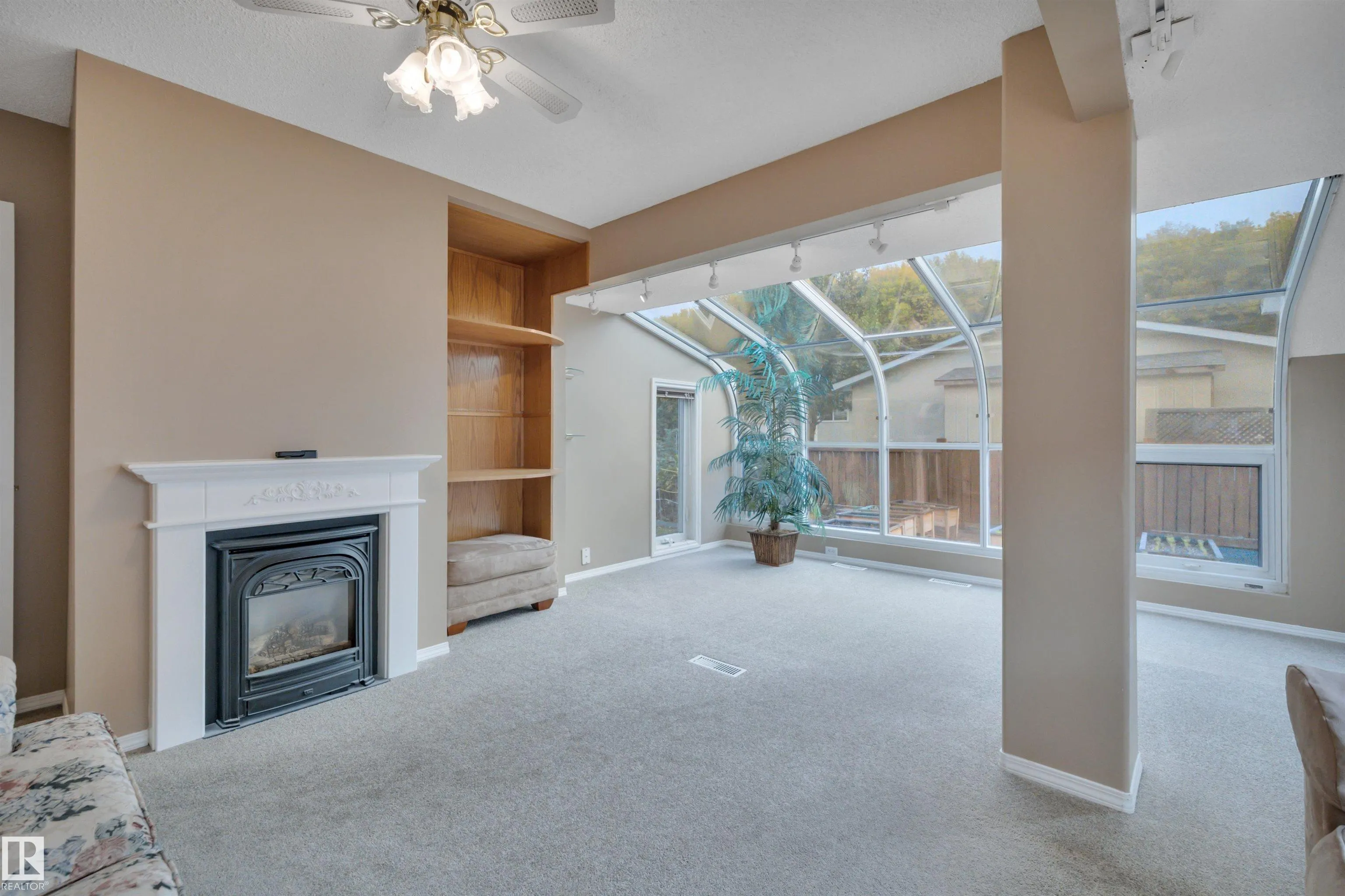 56 FLEETWOOD Crescent