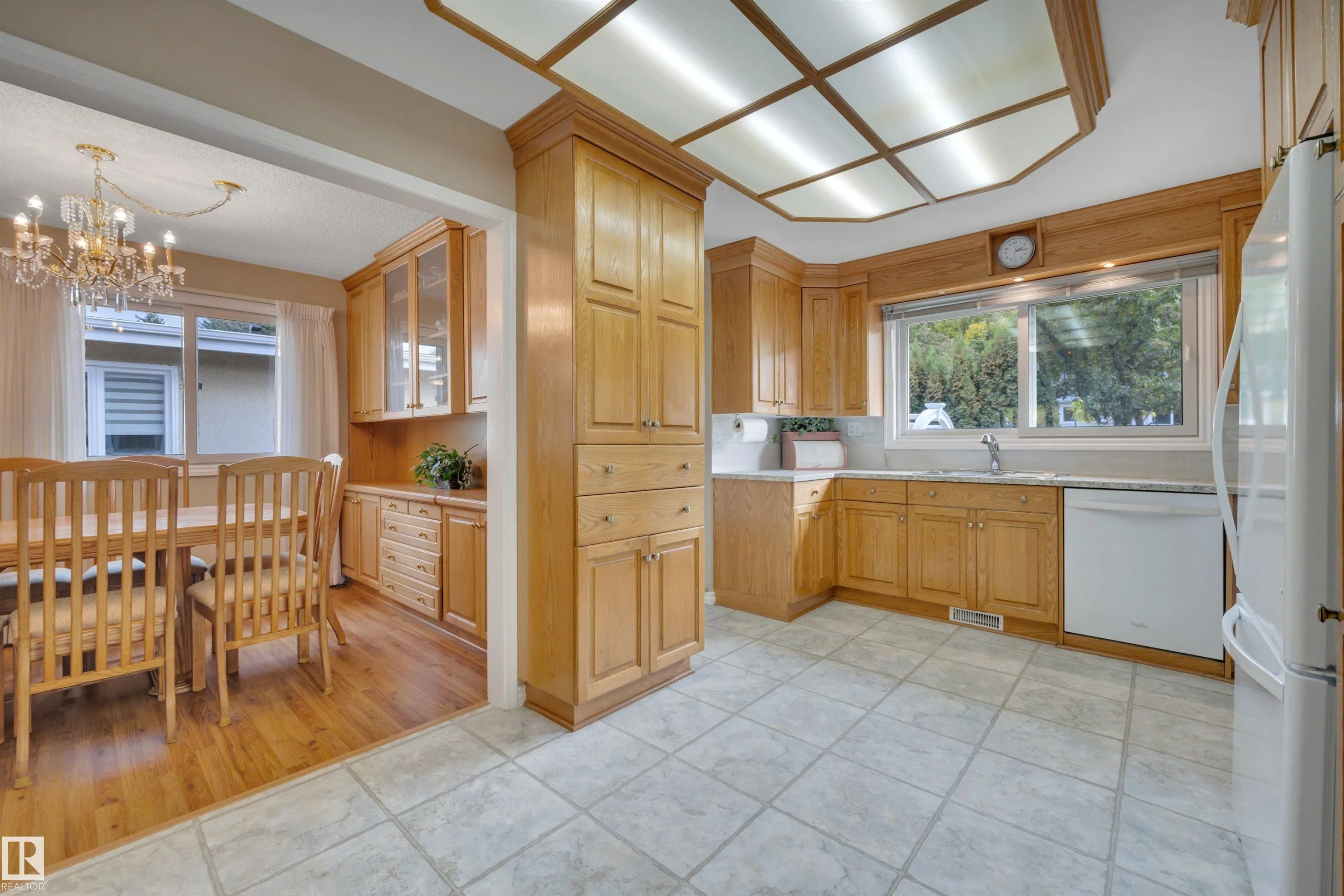 56 FLEETWOOD Crescent