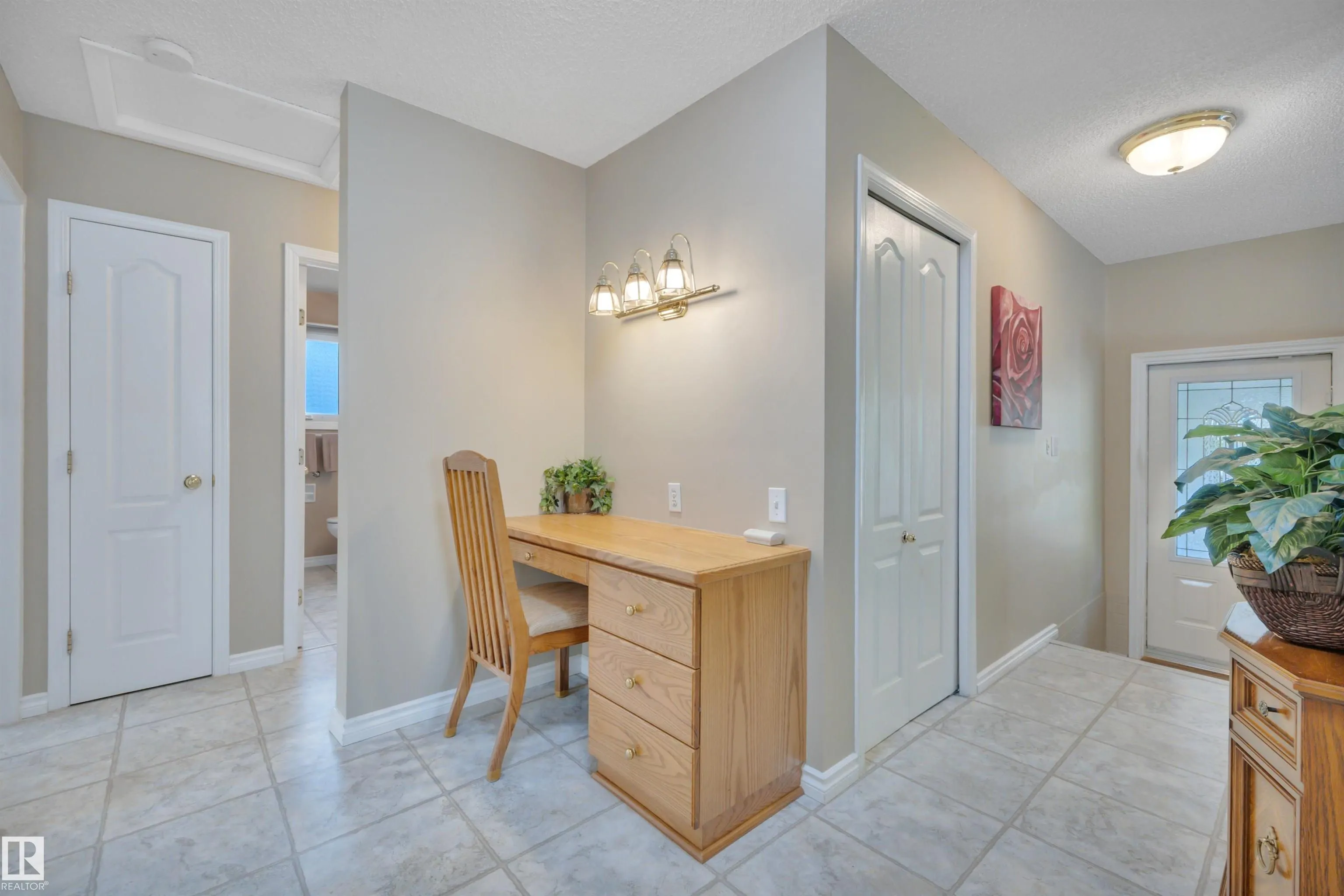 56 FLEETWOOD Crescent