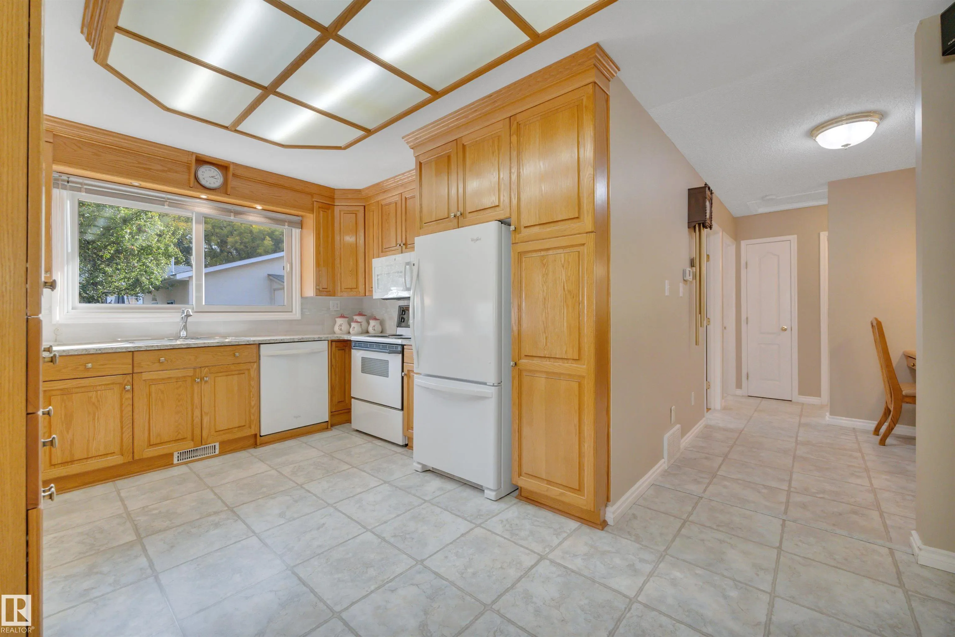 56 FLEETWOOD Crescent
