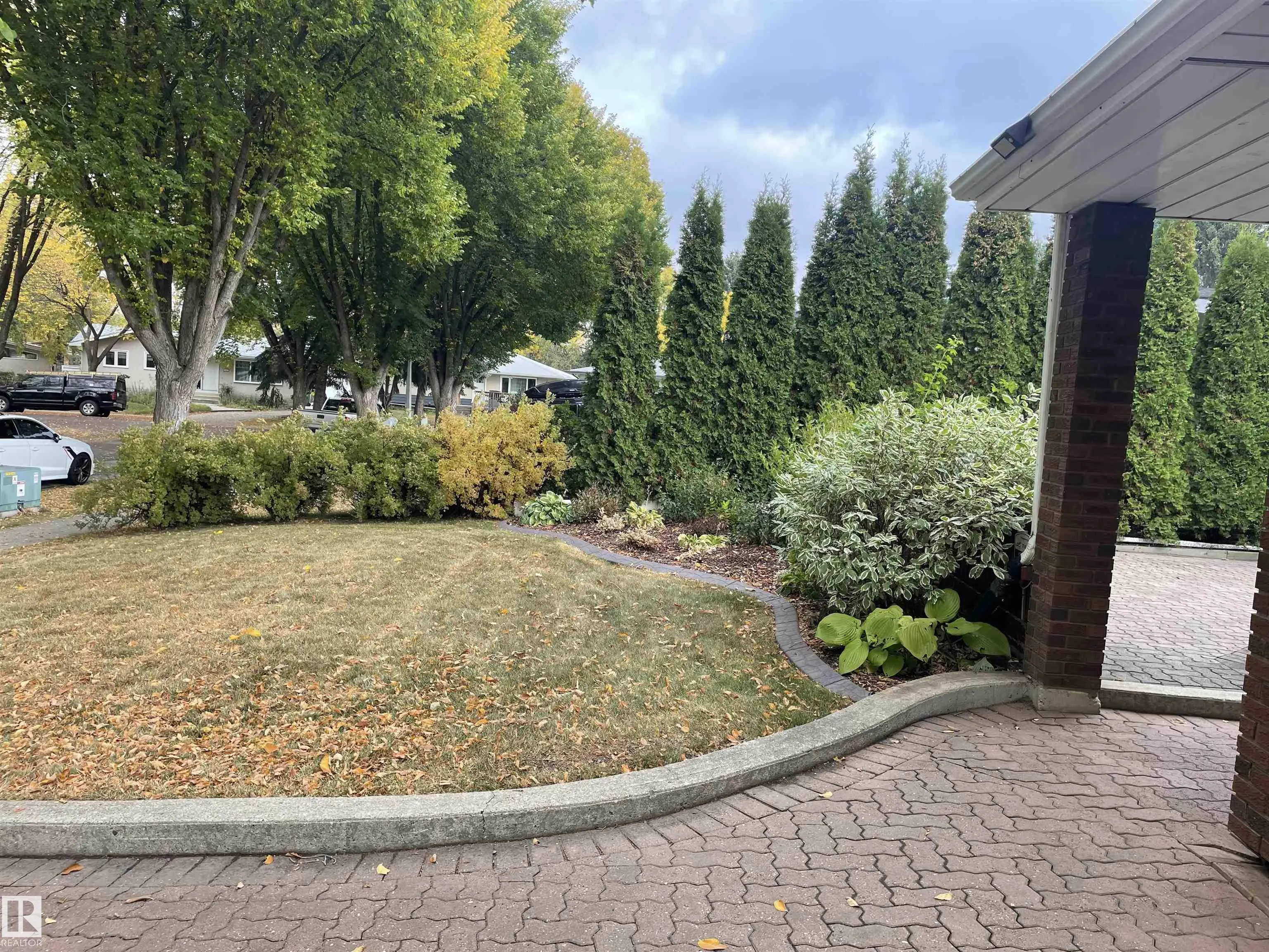 56 FLEETWOOD Crescent