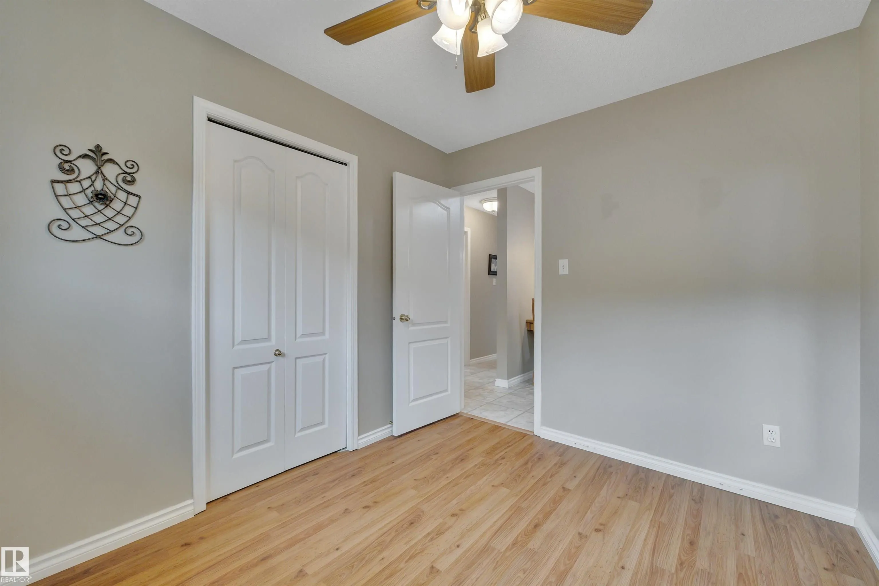 56 FLEETWOOD Crescent