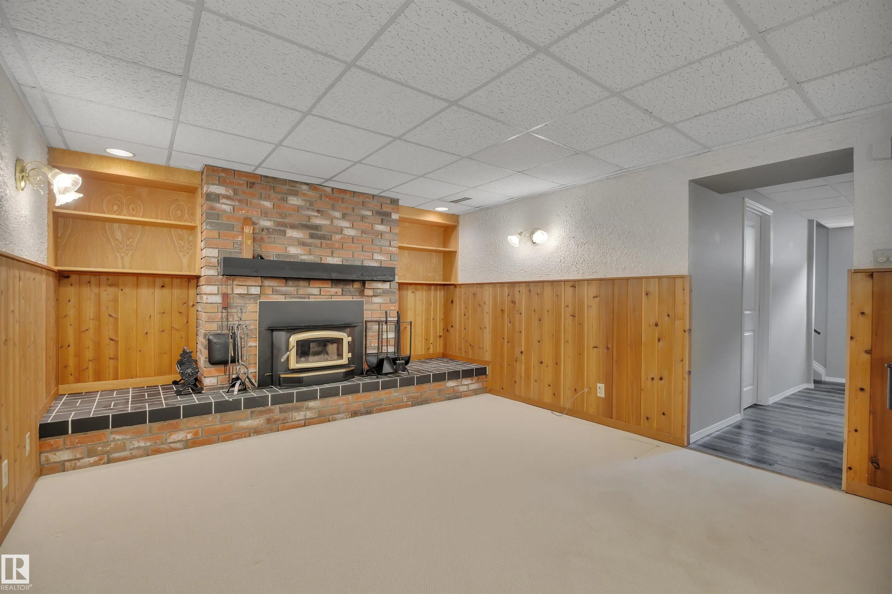 56 FLEETWOOD Crescent