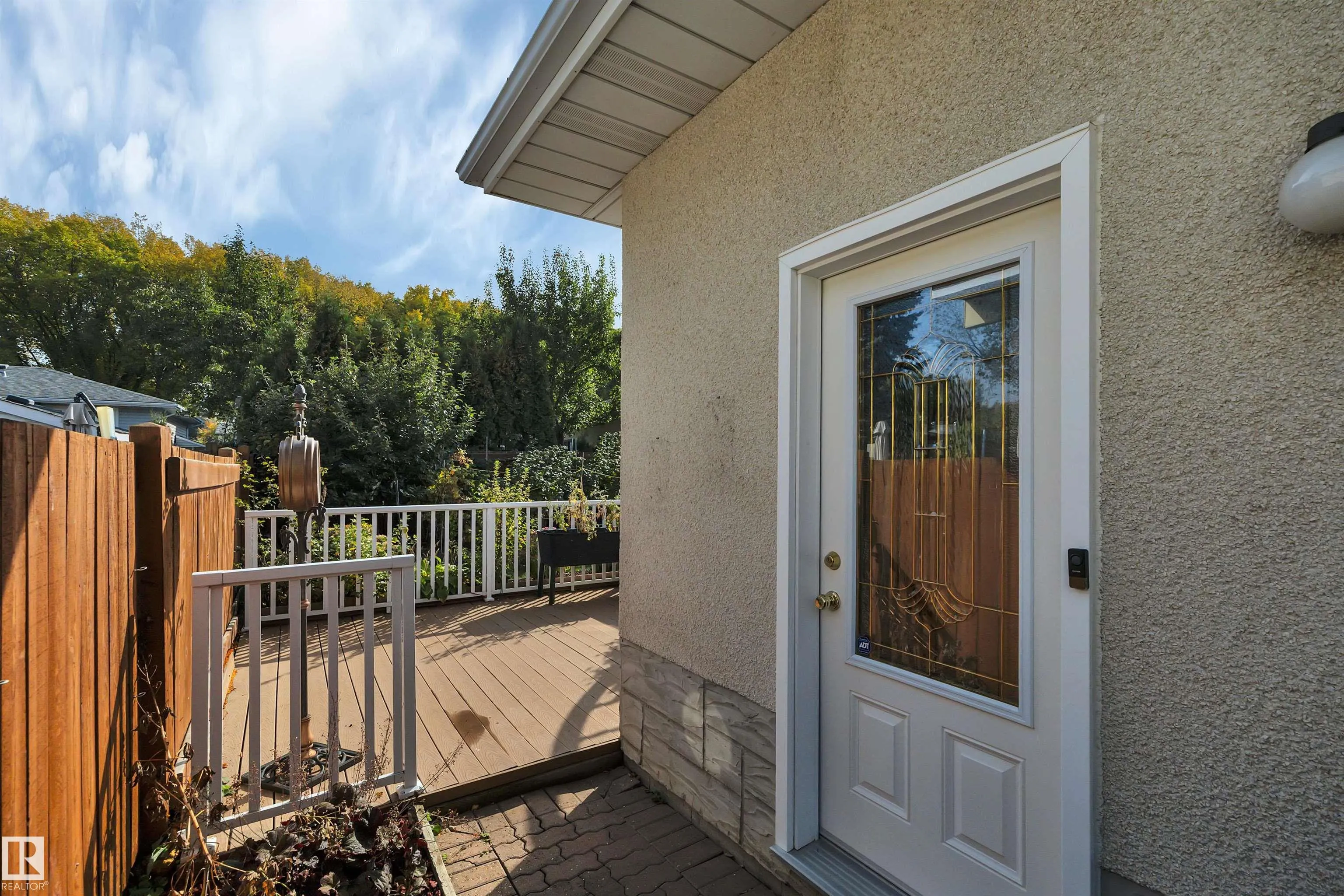 56 FLEETWOOD Crescent