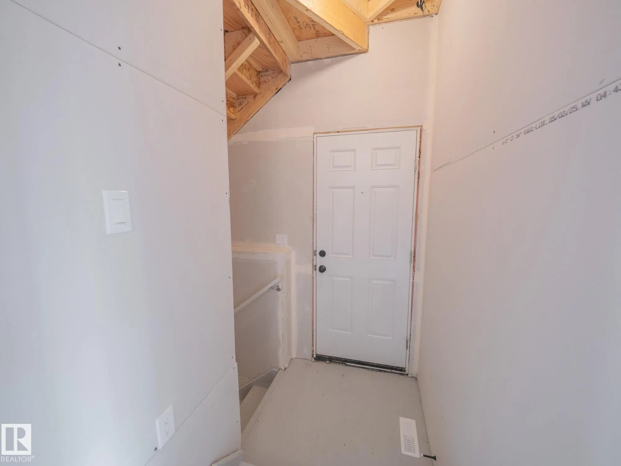37 ROSA Crescent