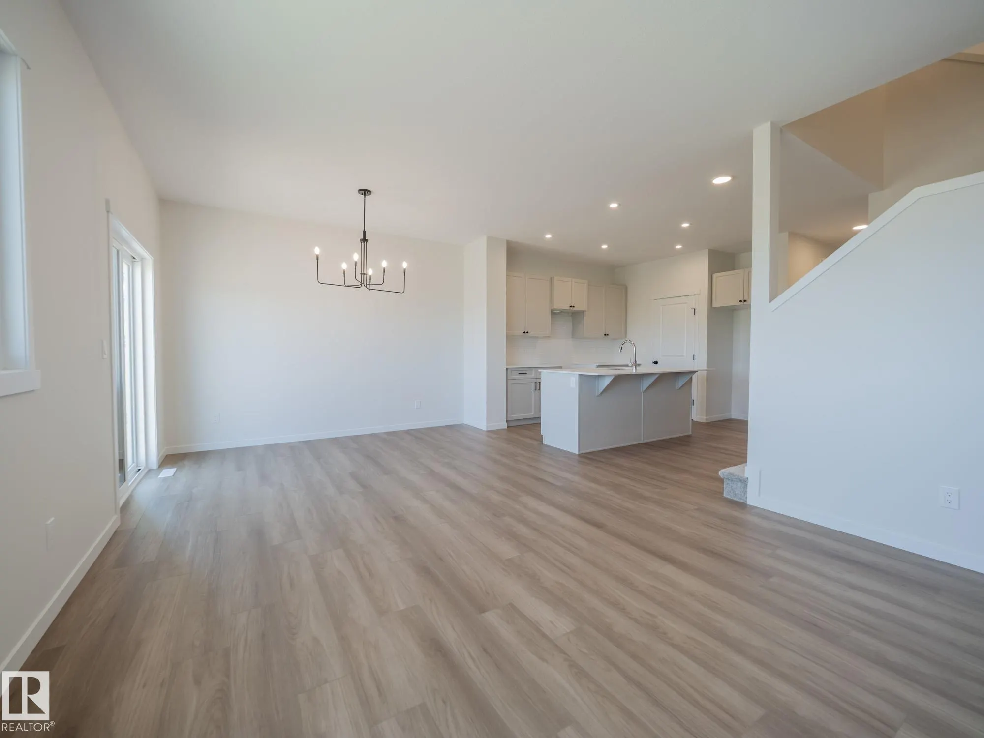 8712 224 Street