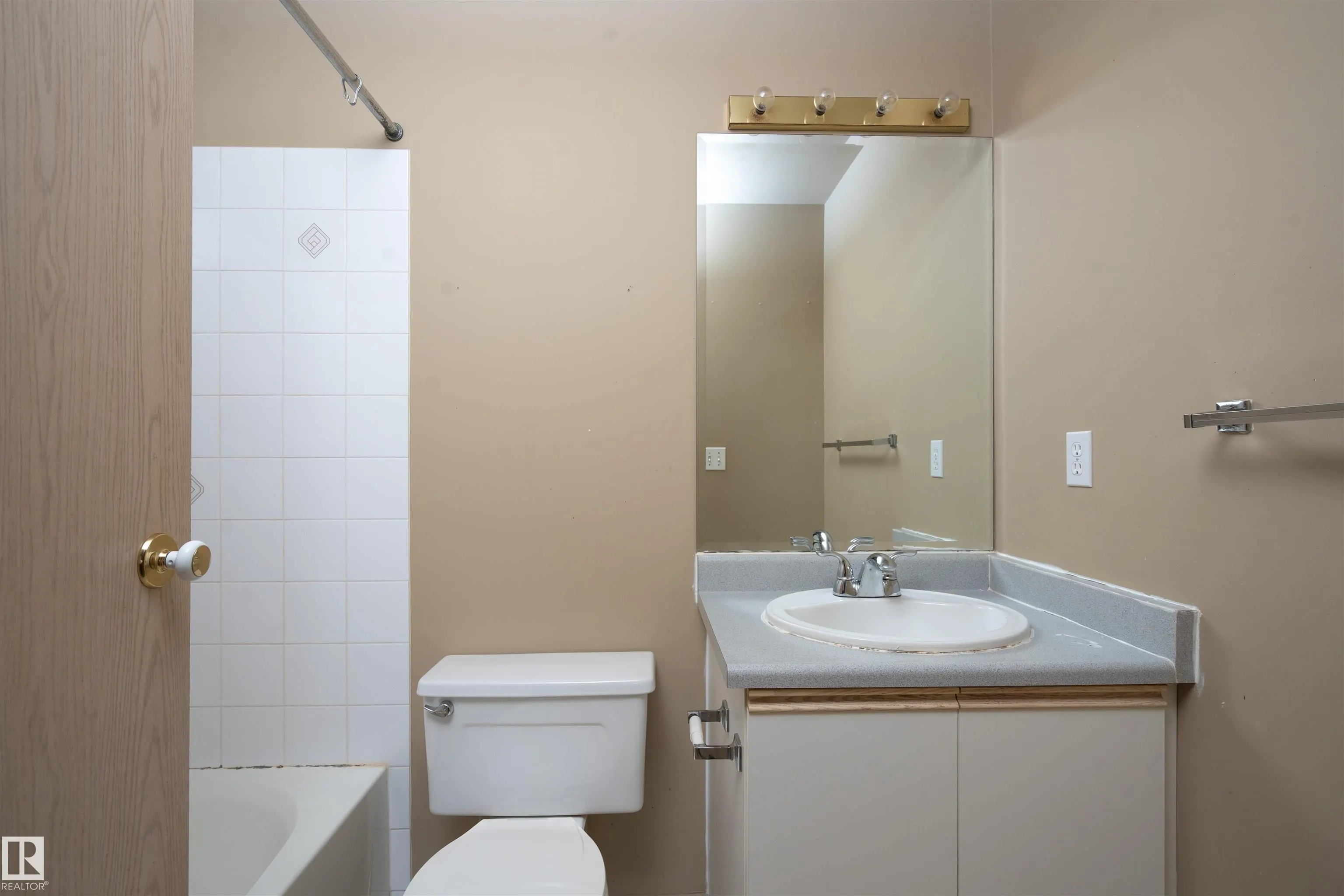 2508 50 Street