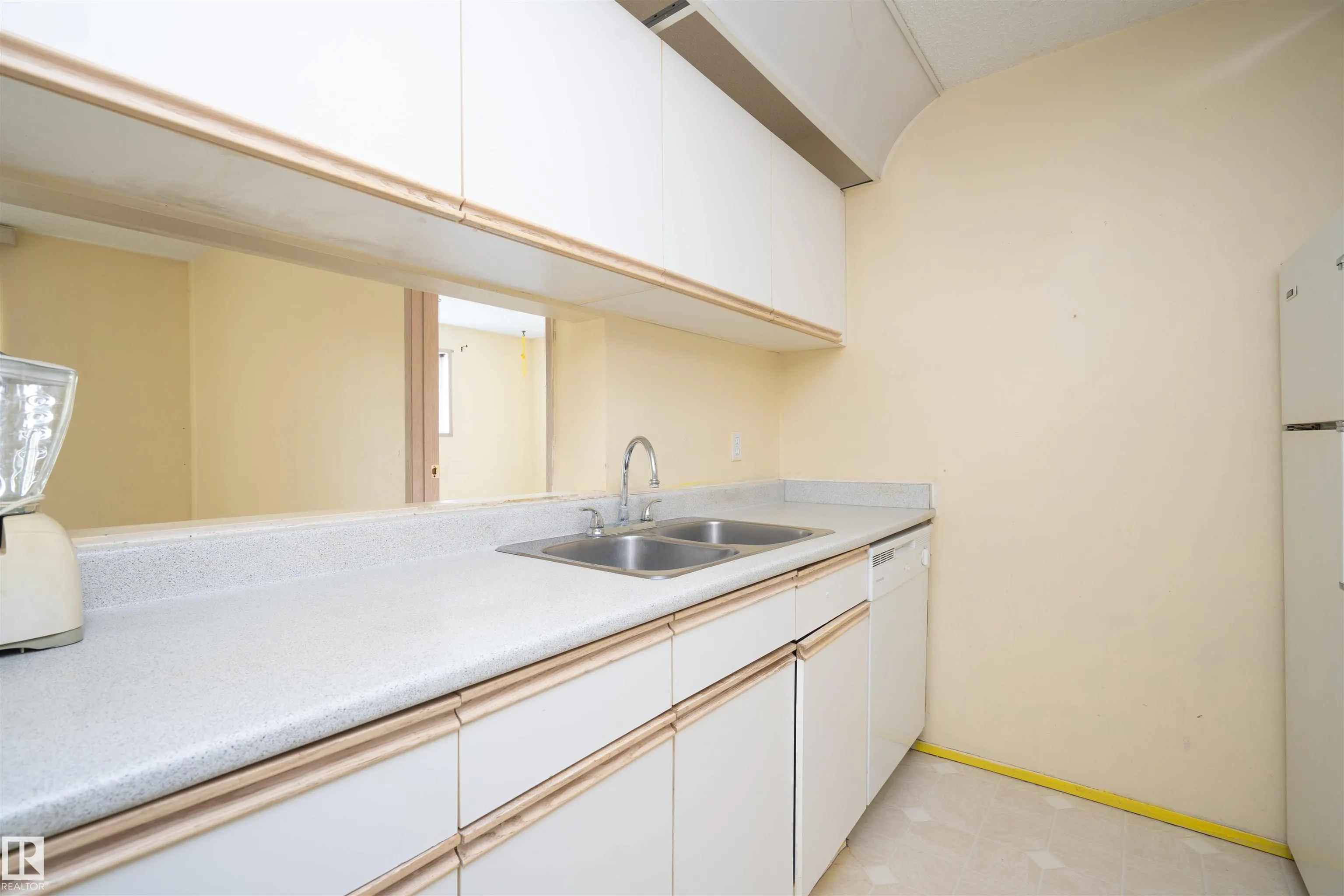 2508 50 Street