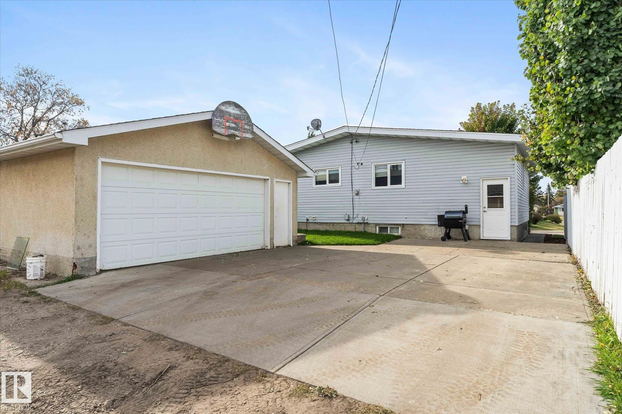 15 MALIGNE Drive