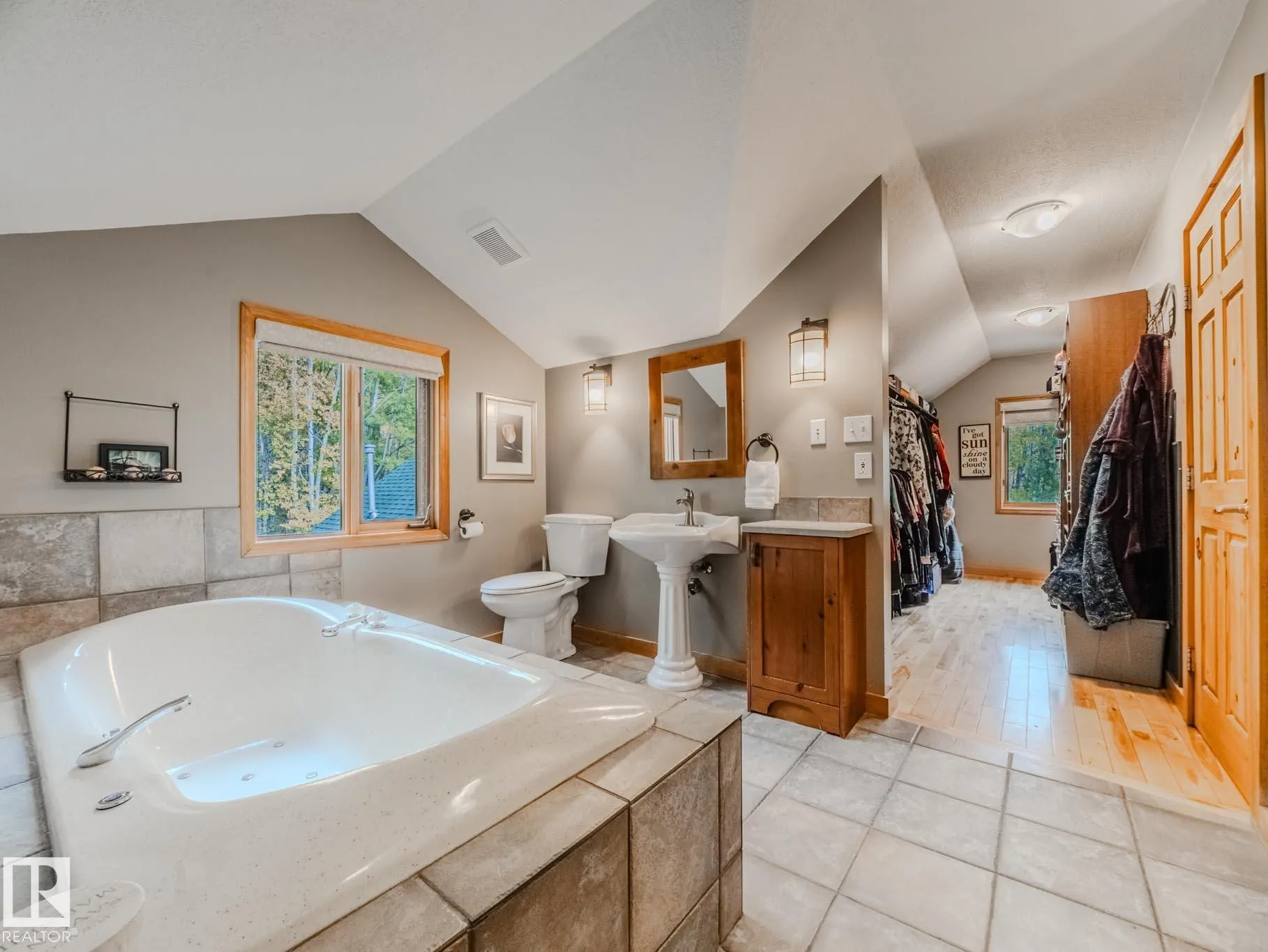 1524 PARKLAND Drive