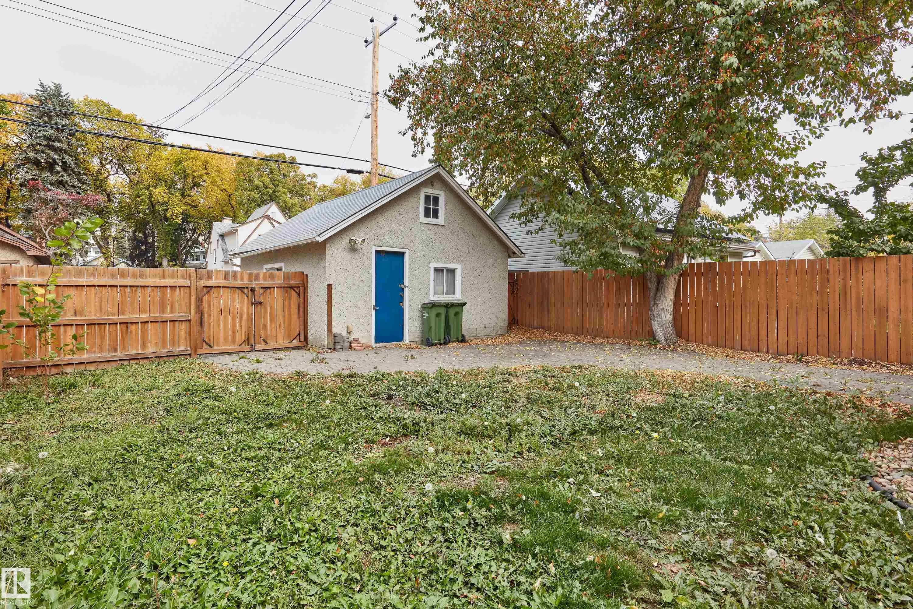 11038 84 Avenue