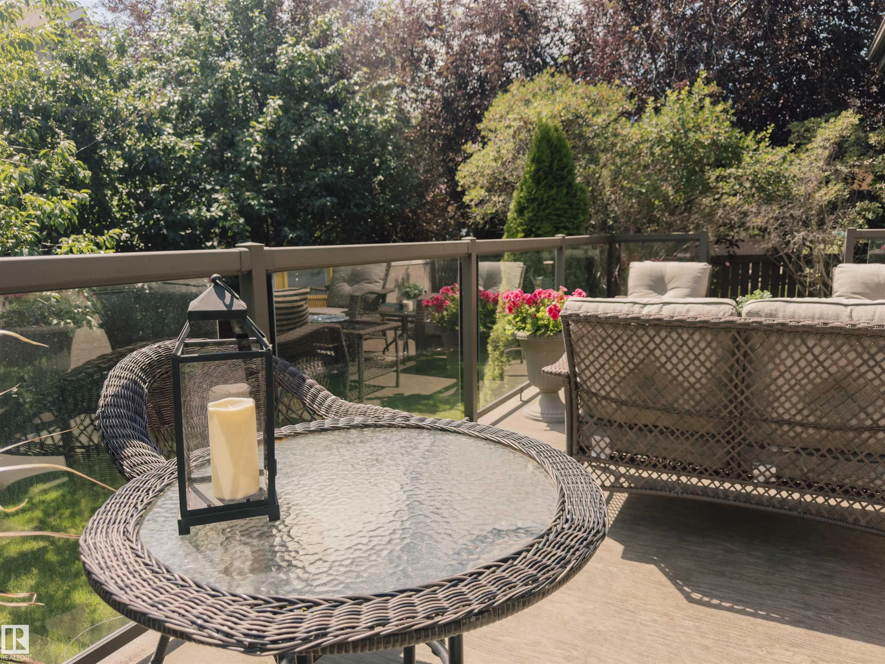 1203 HOLLANDS Close