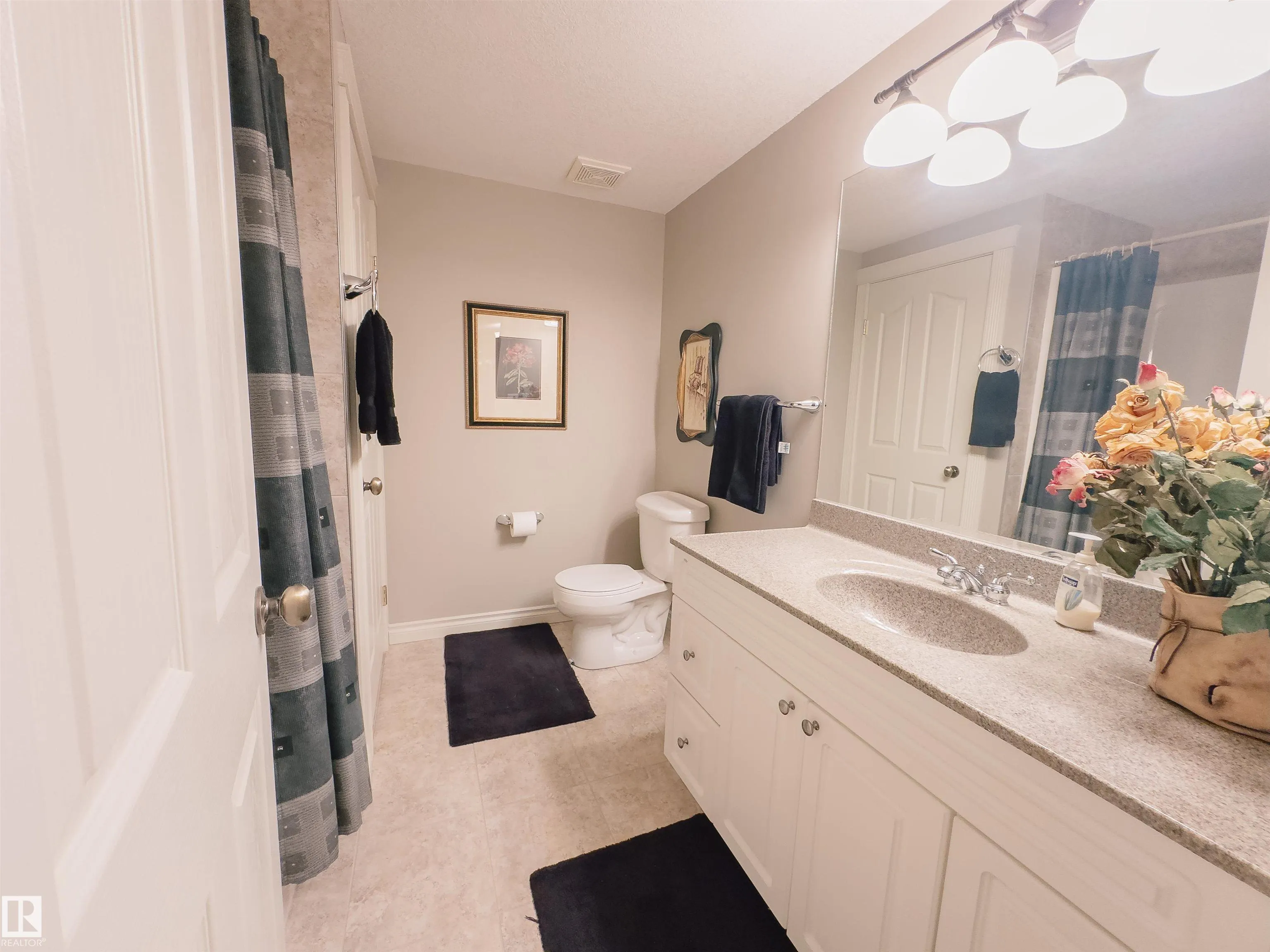 1203 HOLLANDS Close