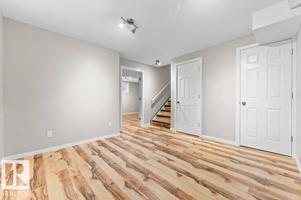 84 CALVERT Wynd