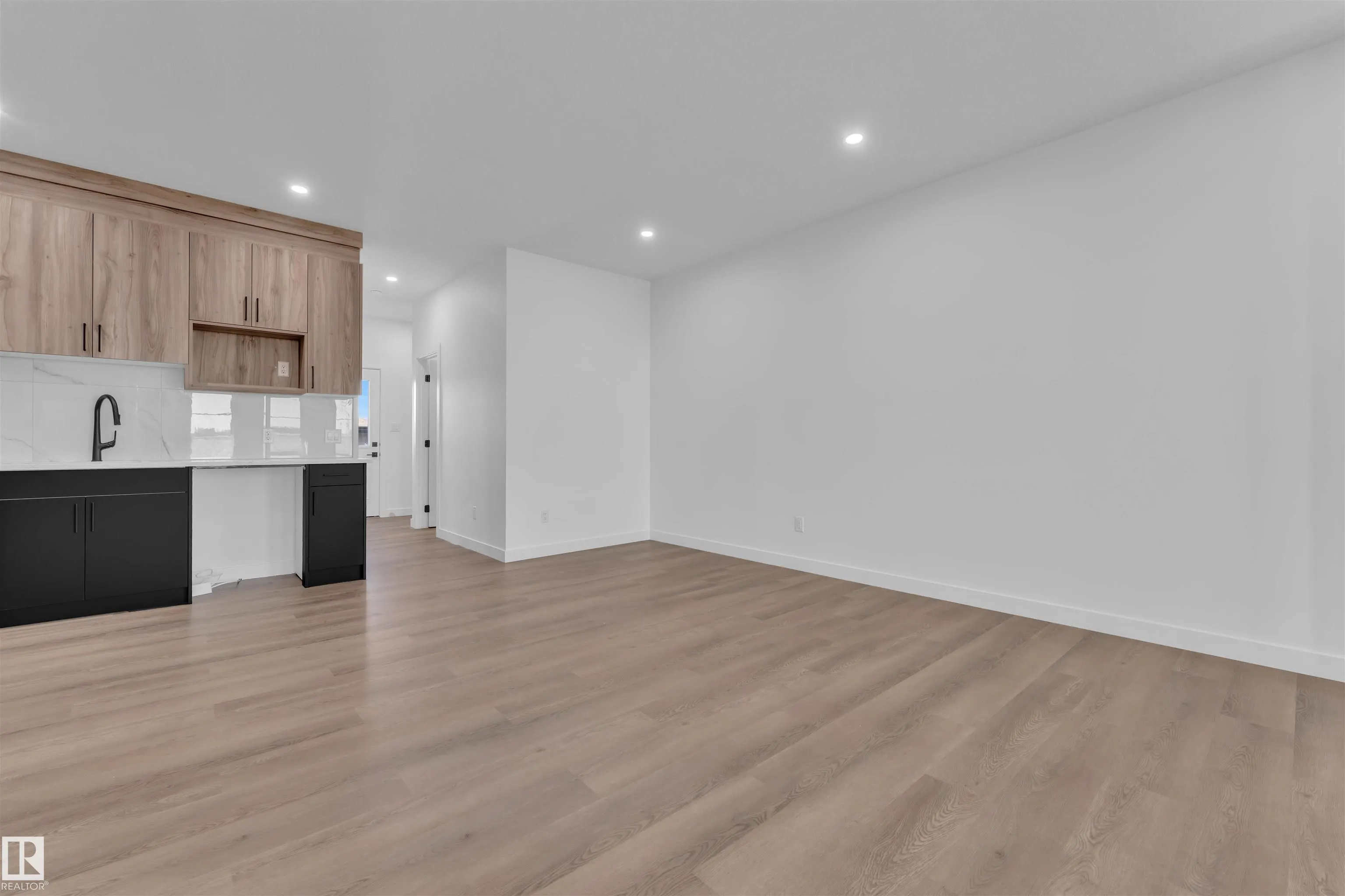 3604 39 Avenue