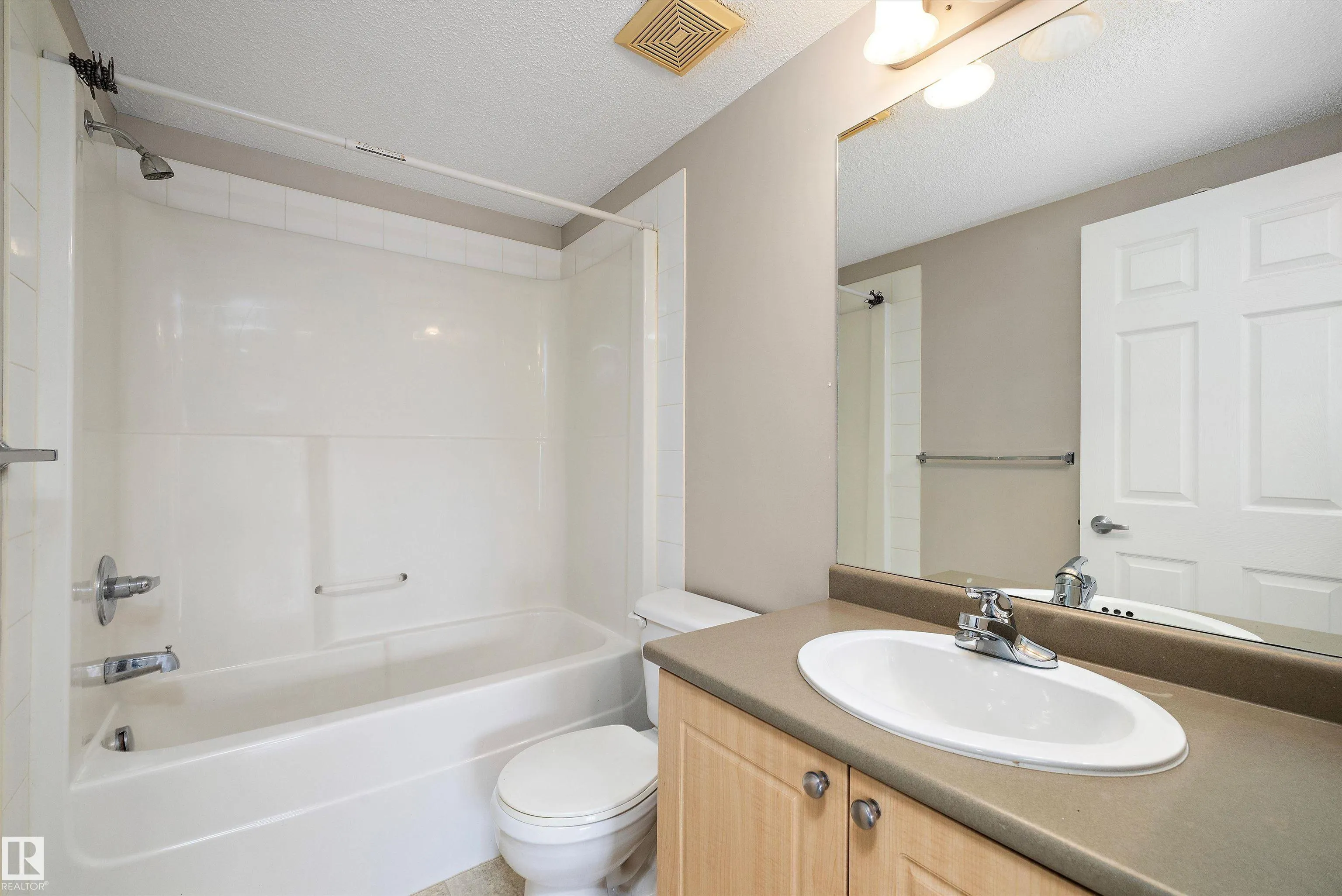 636 MCALLISTER Loop