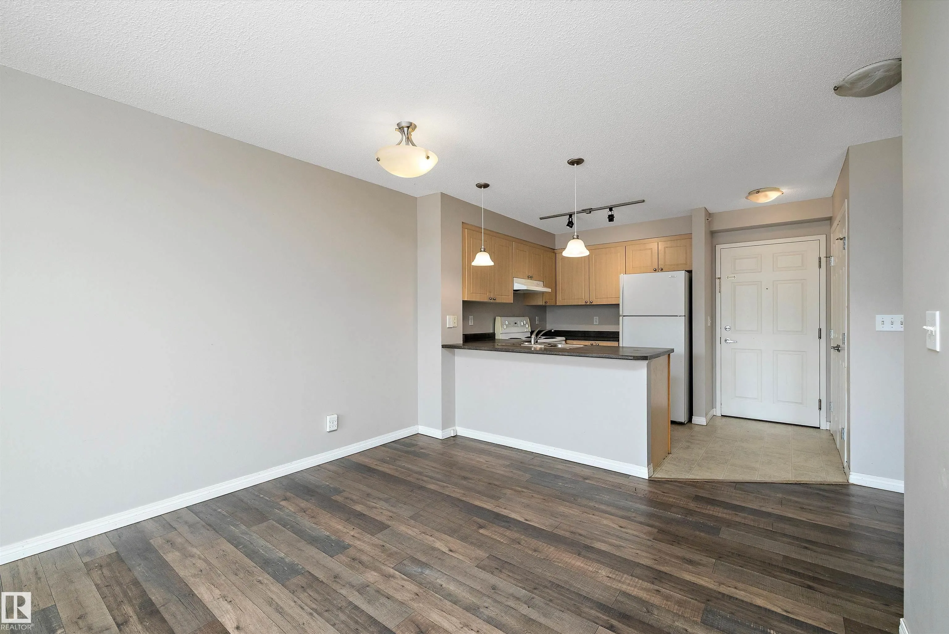636 MCALLISTER Loop