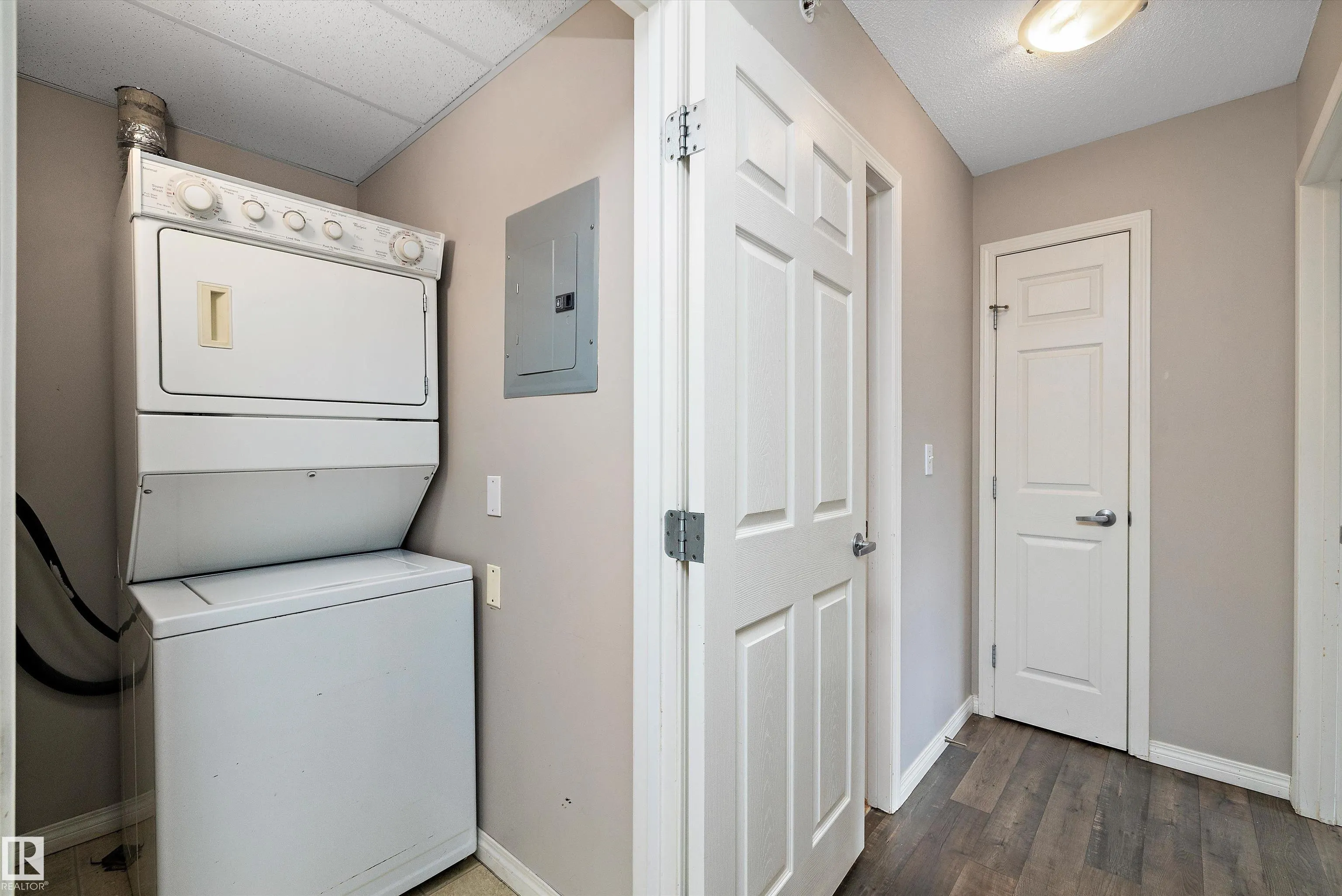 636 MCALLISTER Loop