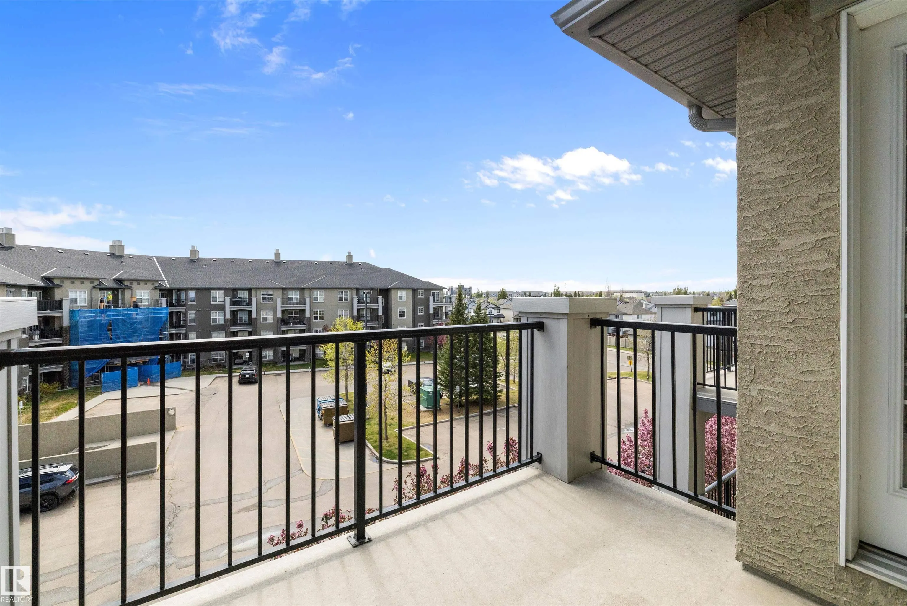 636 MCALLISTER Loop
