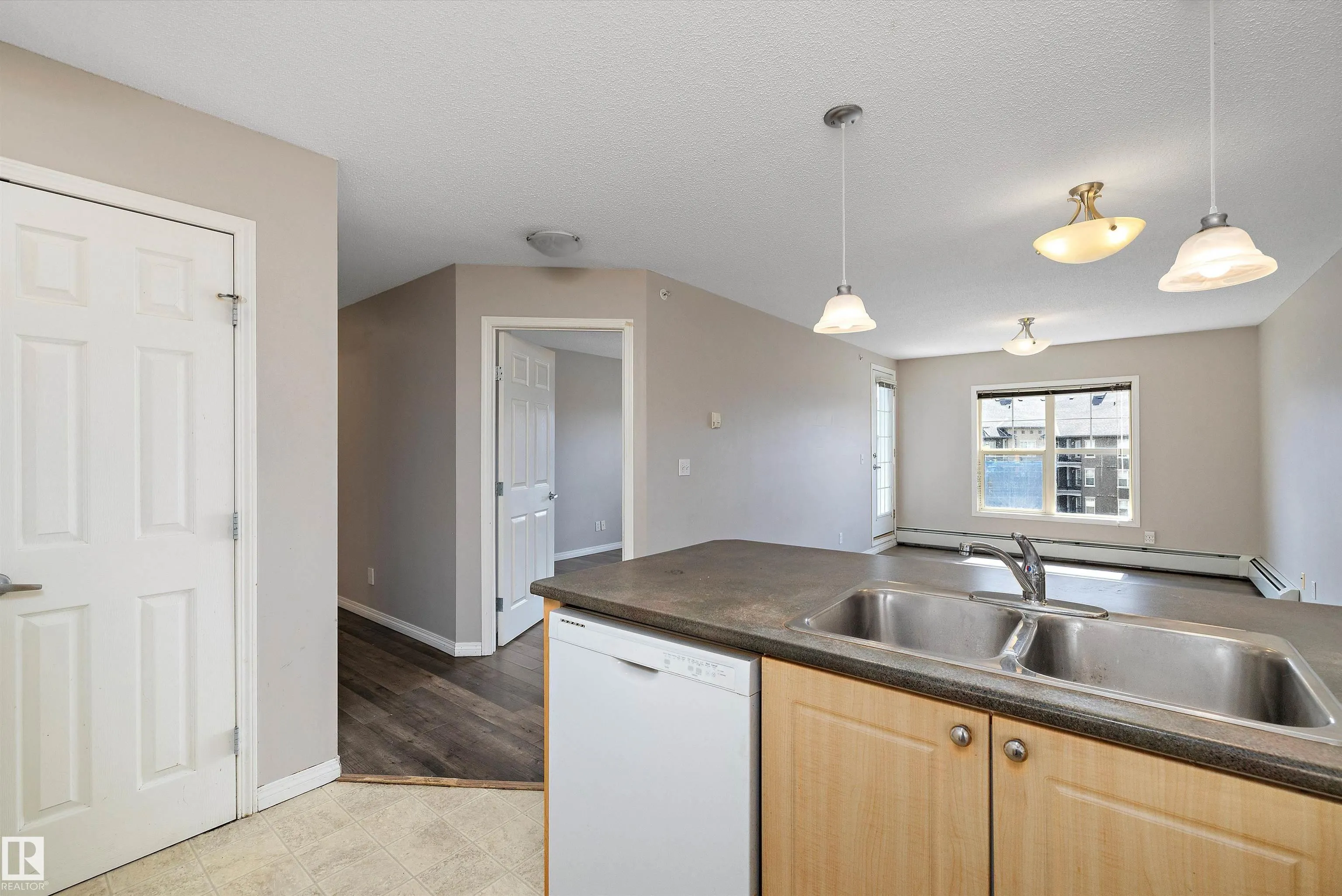 636 MCALLISTER Loop