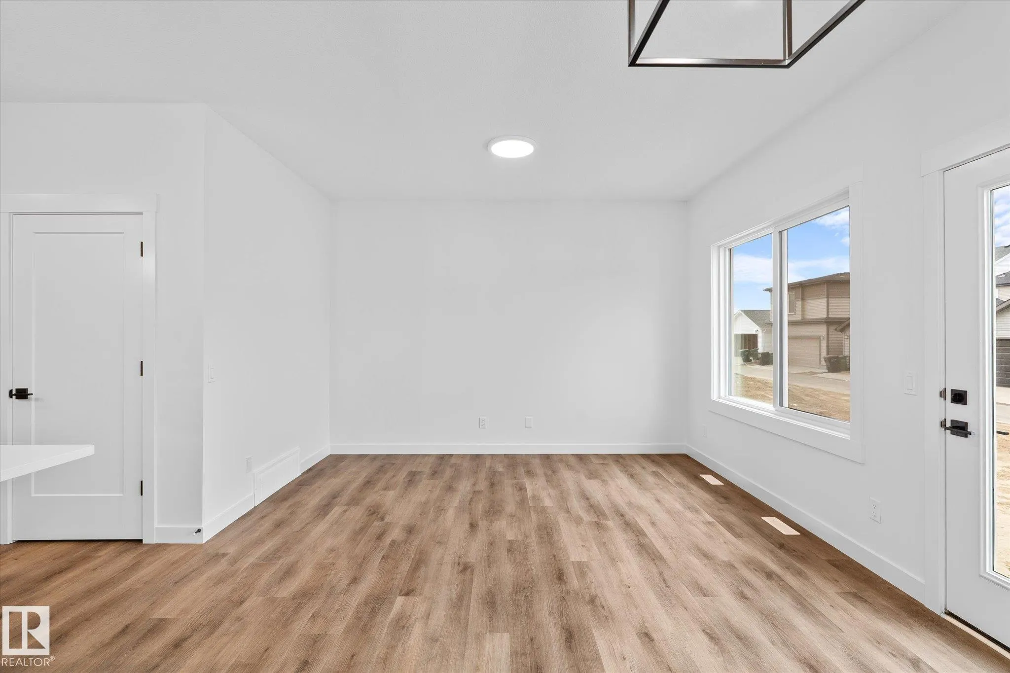 8724 226 Street