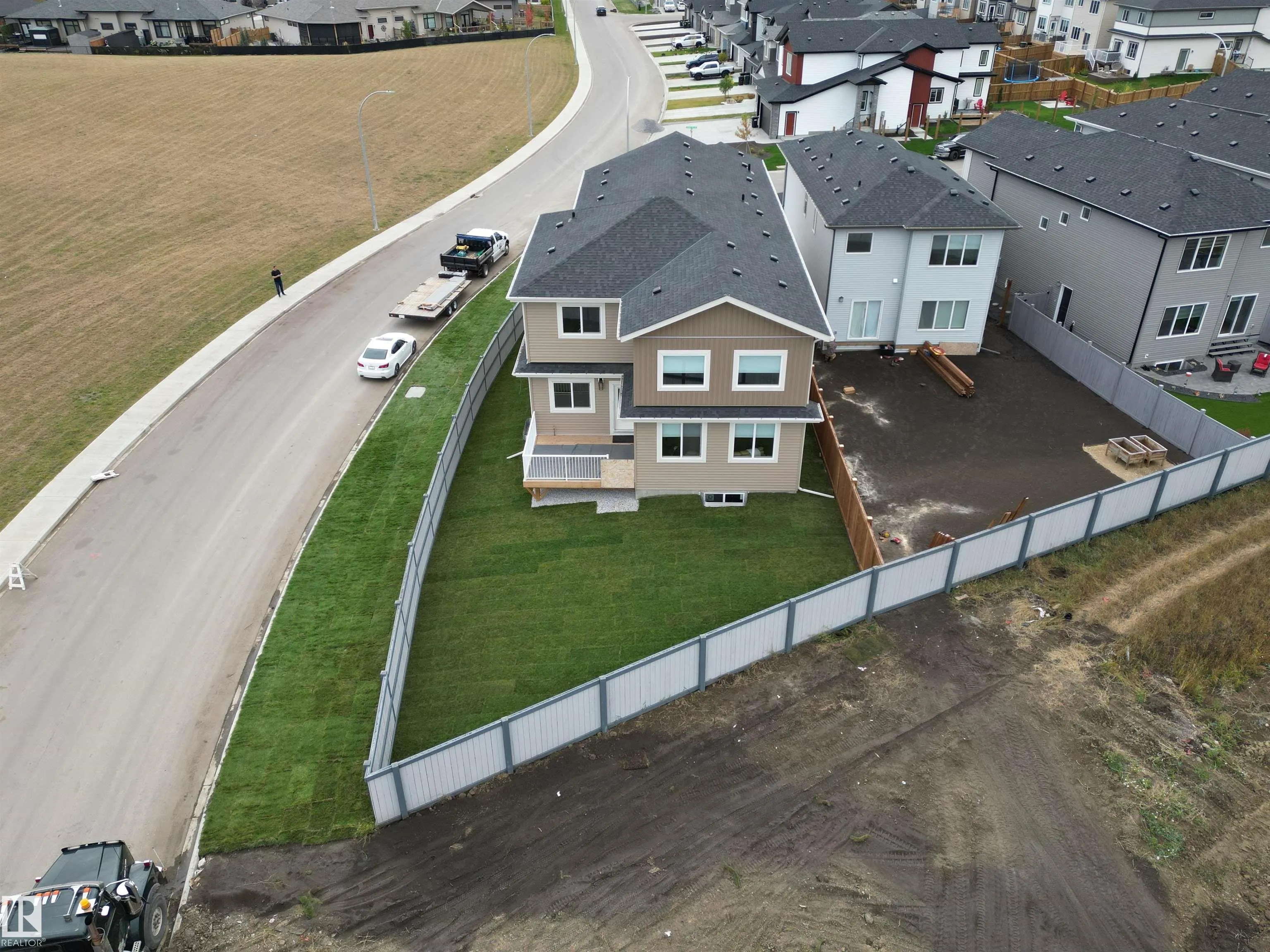 73 ASHBURY Crescent