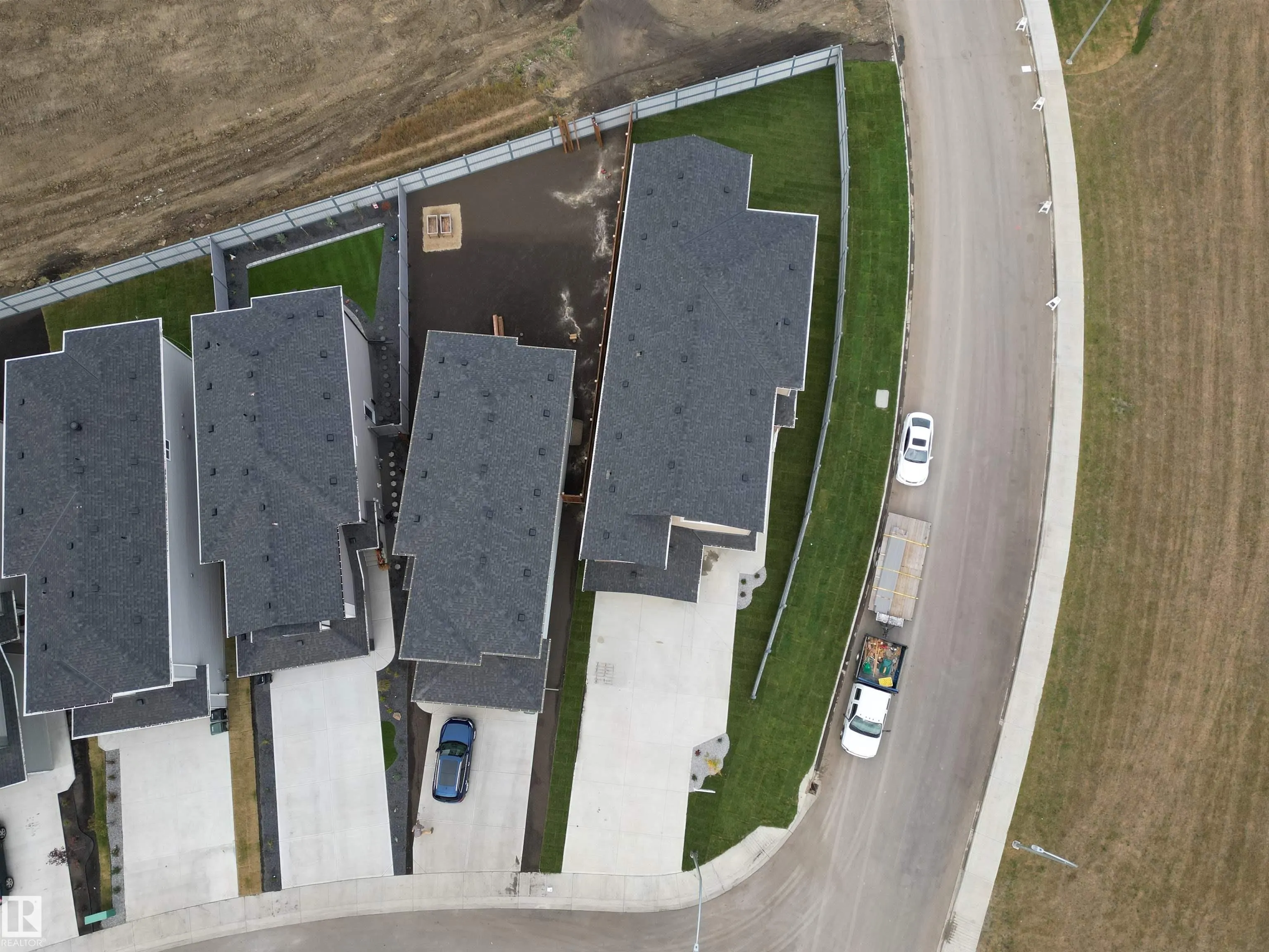 73 ASHBURY Crescent