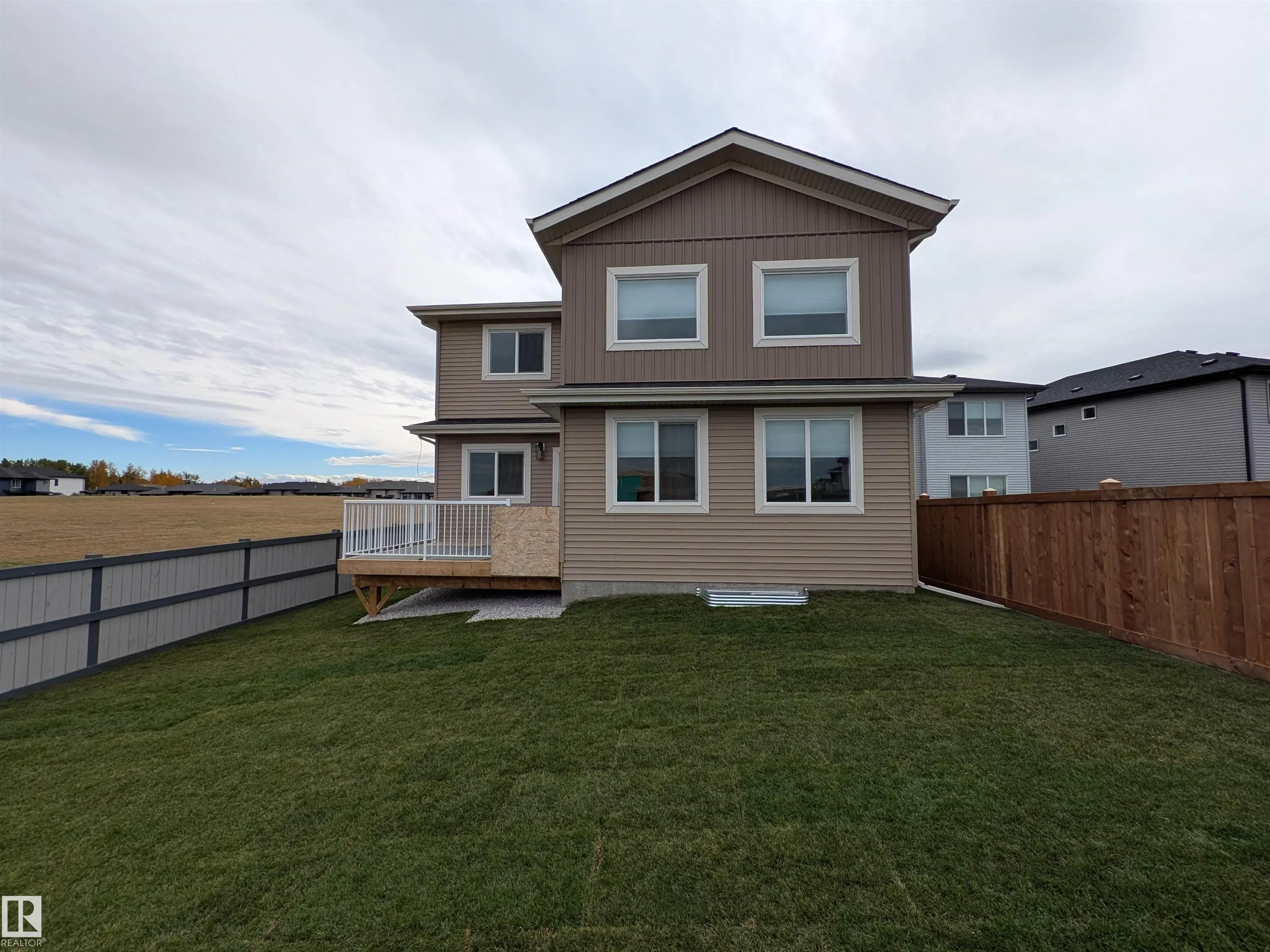 73 ASHBURY Crescent