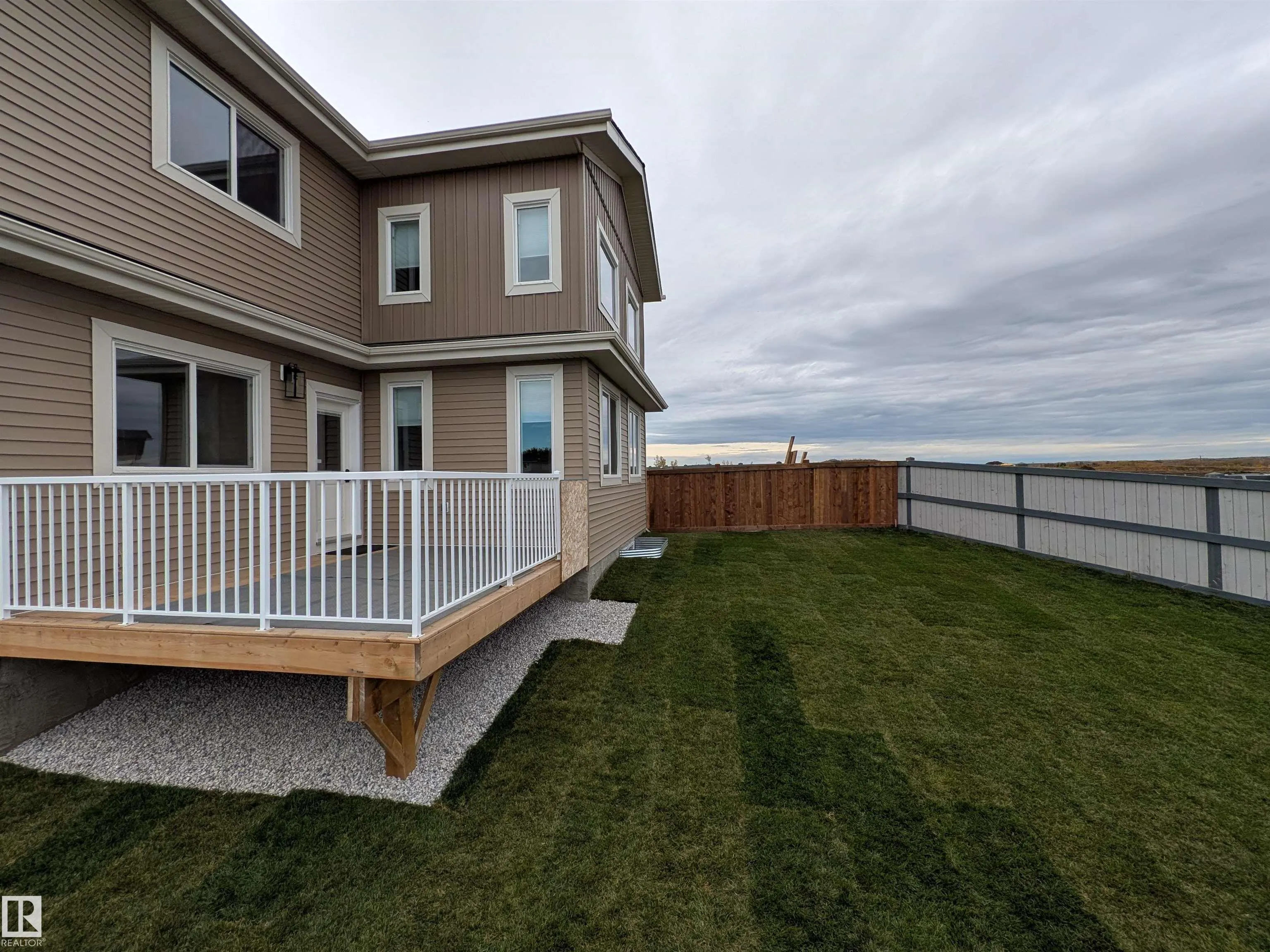 73 ASHBURY Crescent