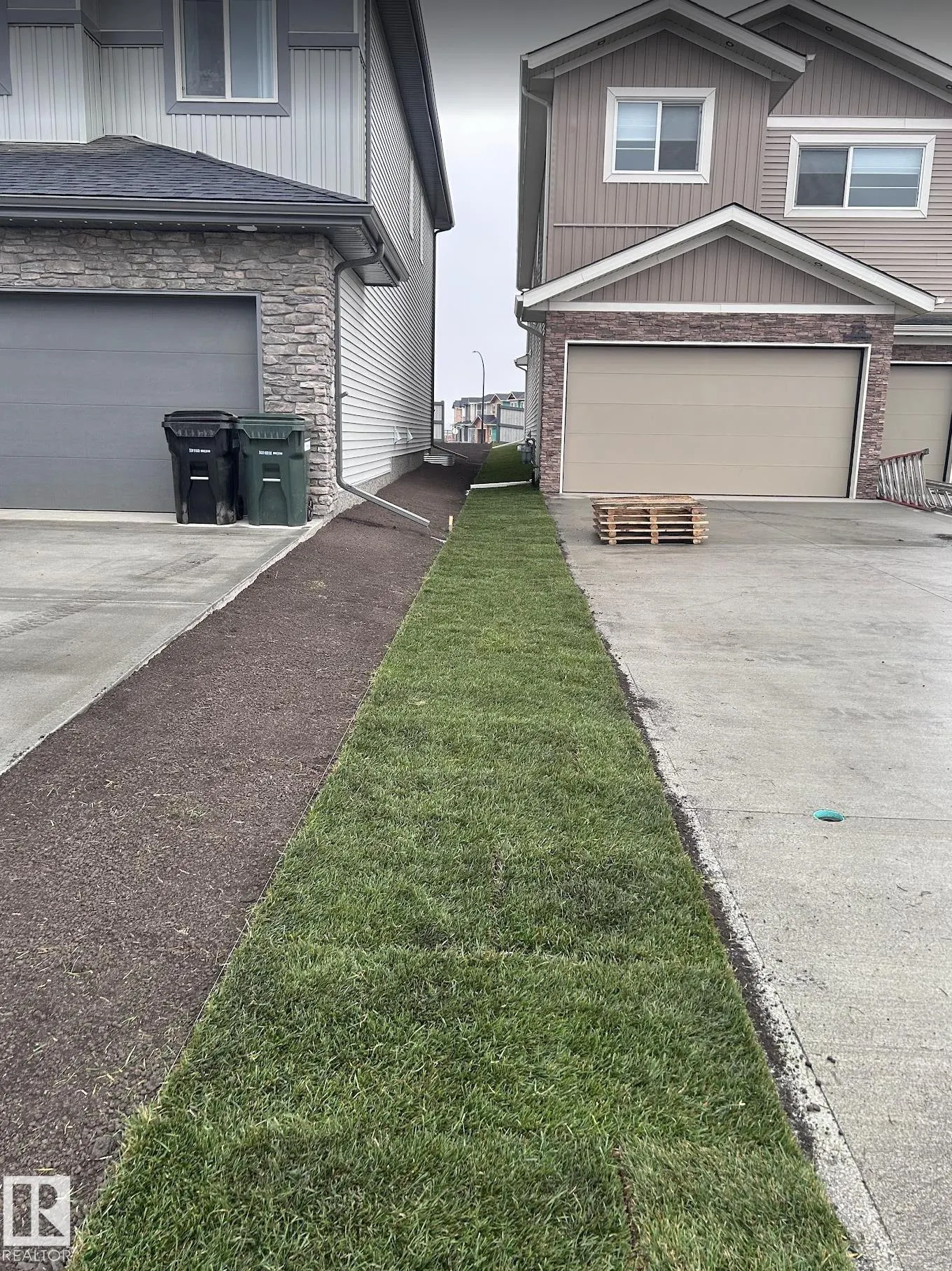 73 ASHBURY Crescent