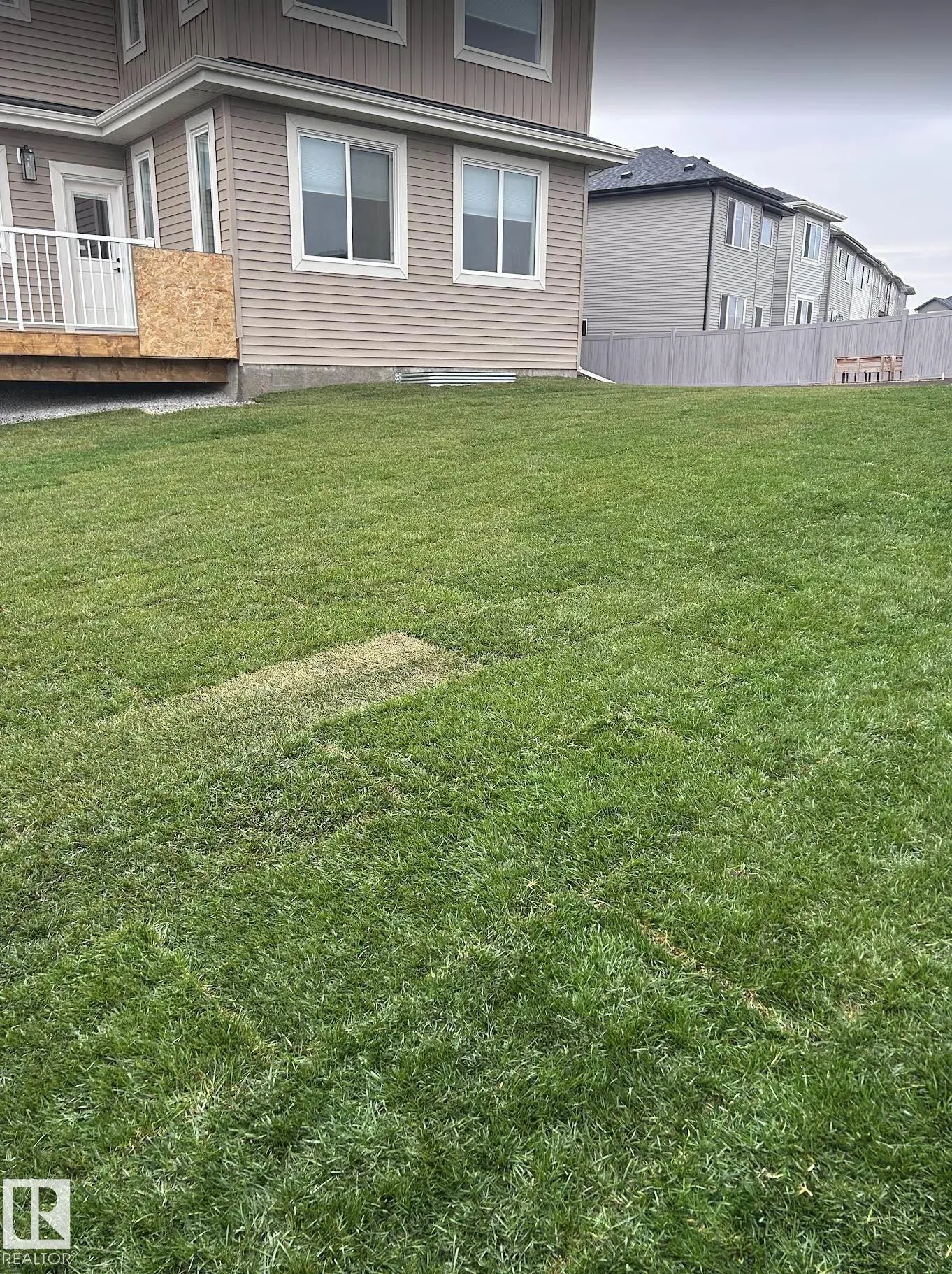 73 ASHBURY Crescent