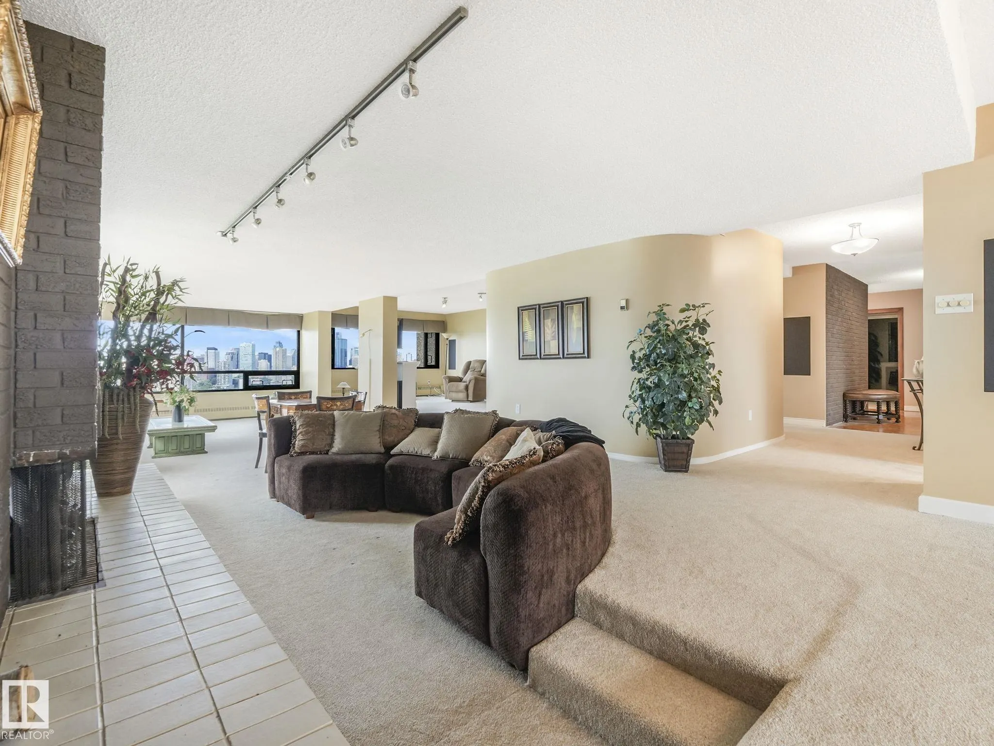 9929 SASKATCHEWAN Drive
