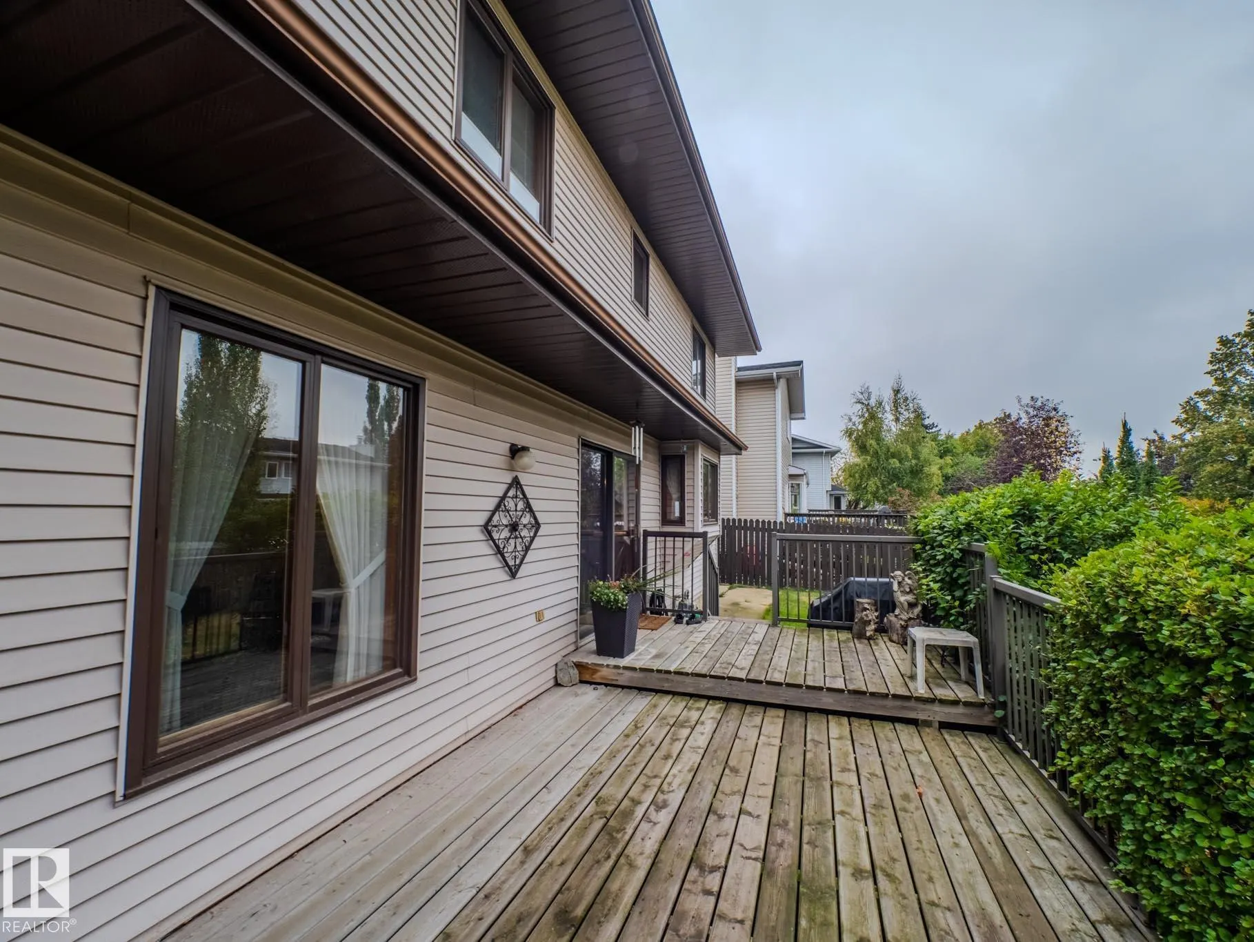 14 GREENBRIAR Crescent