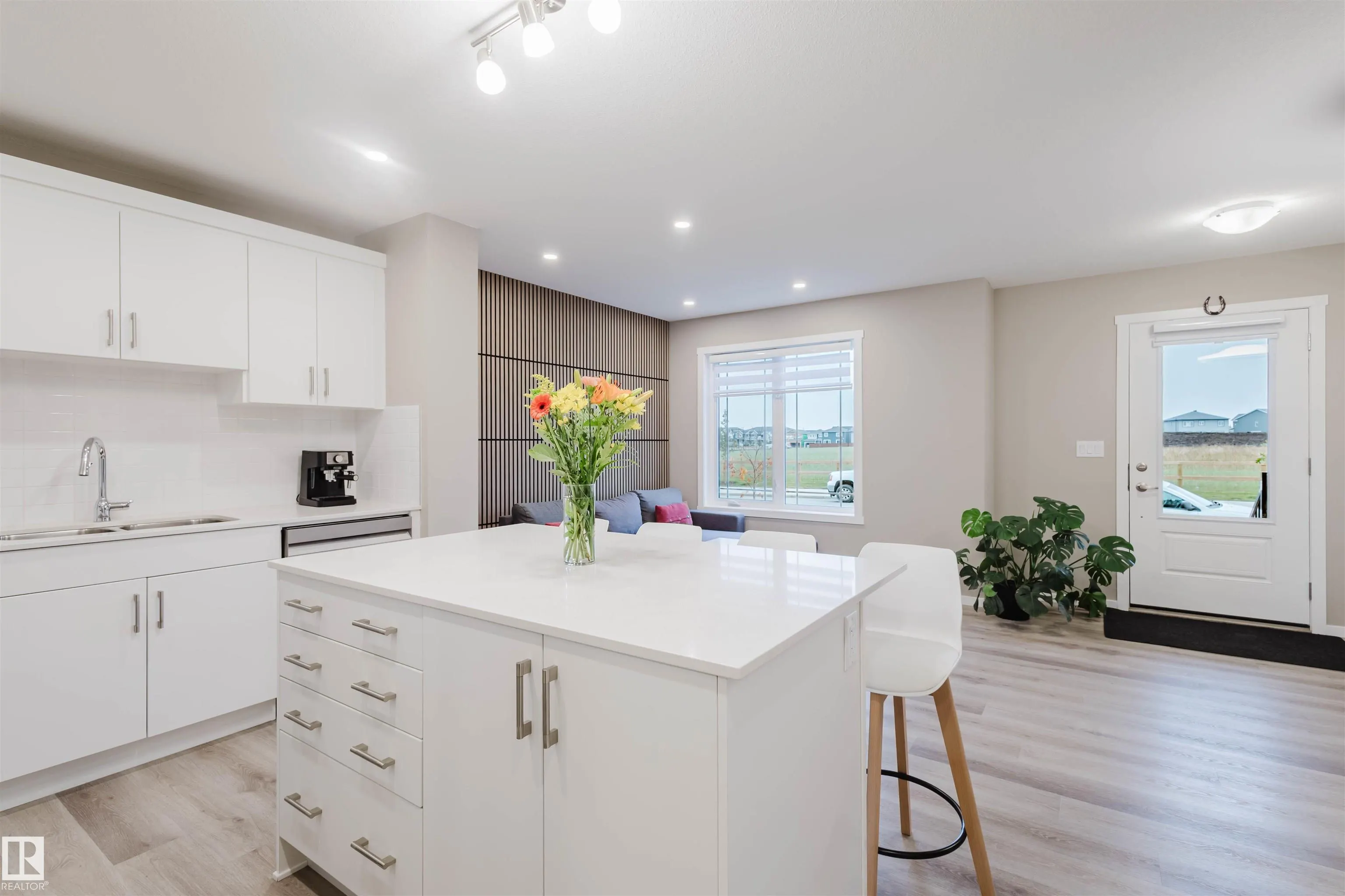 20808 19 Avenue
