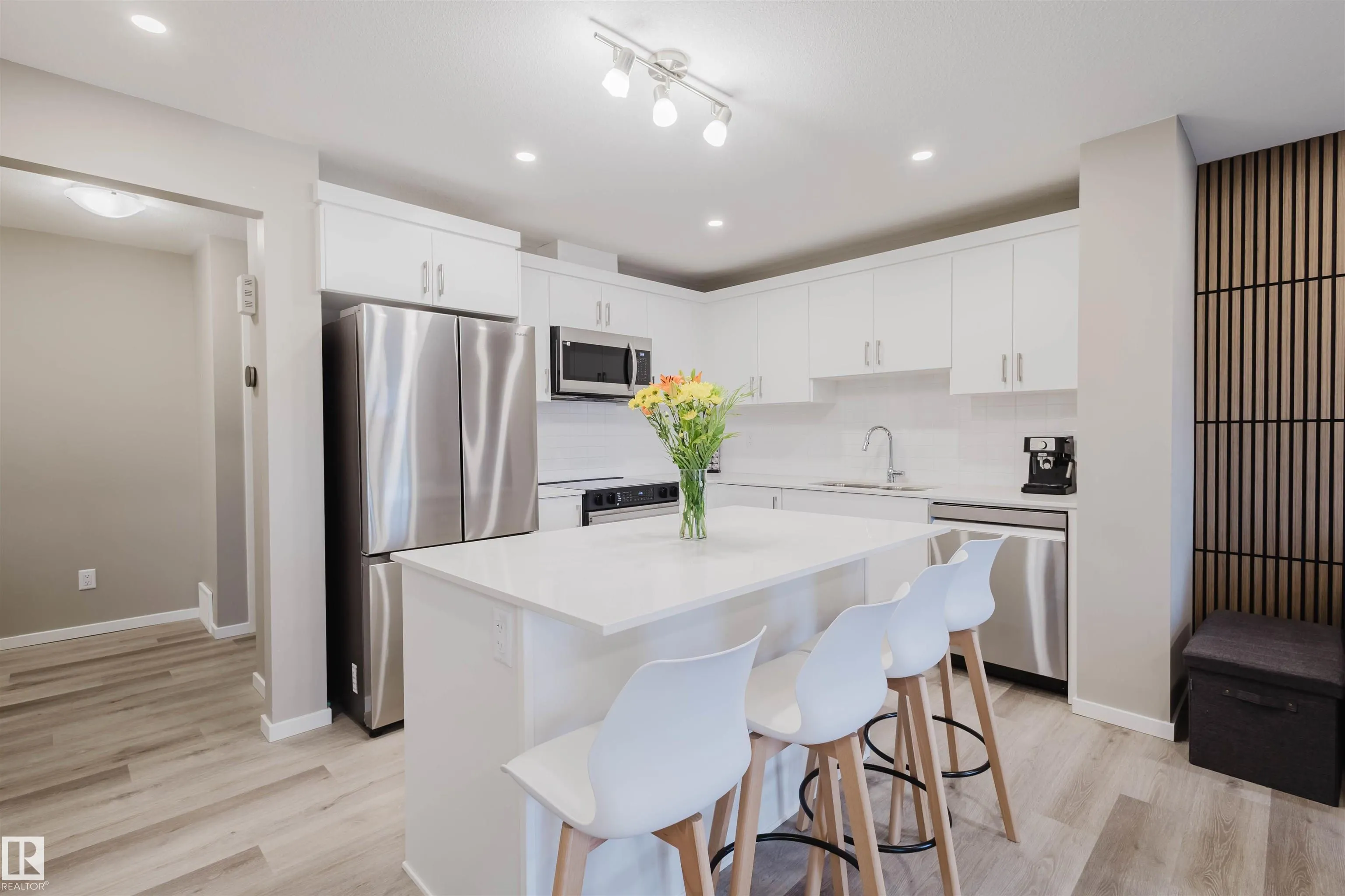 20808 19 Avenue