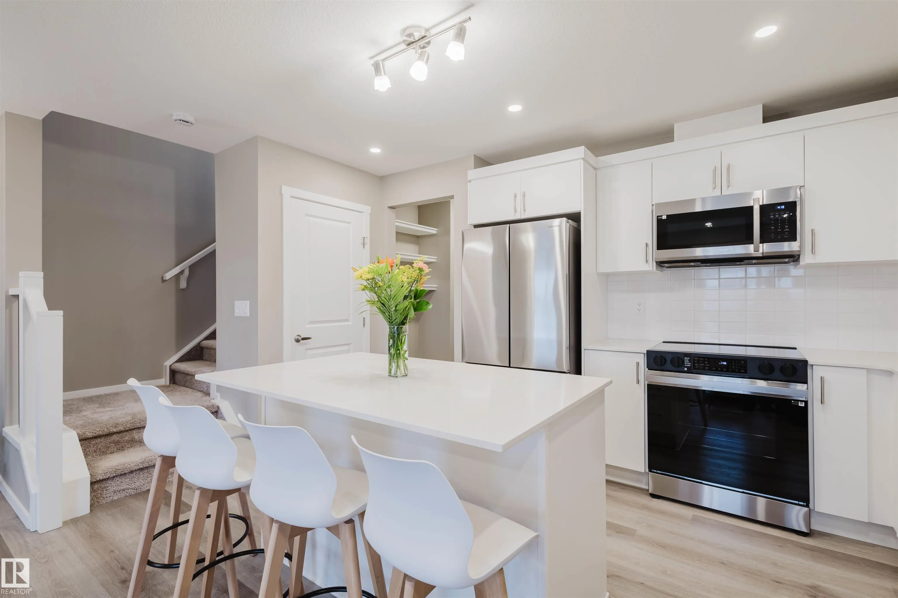 20808 19 Avenue