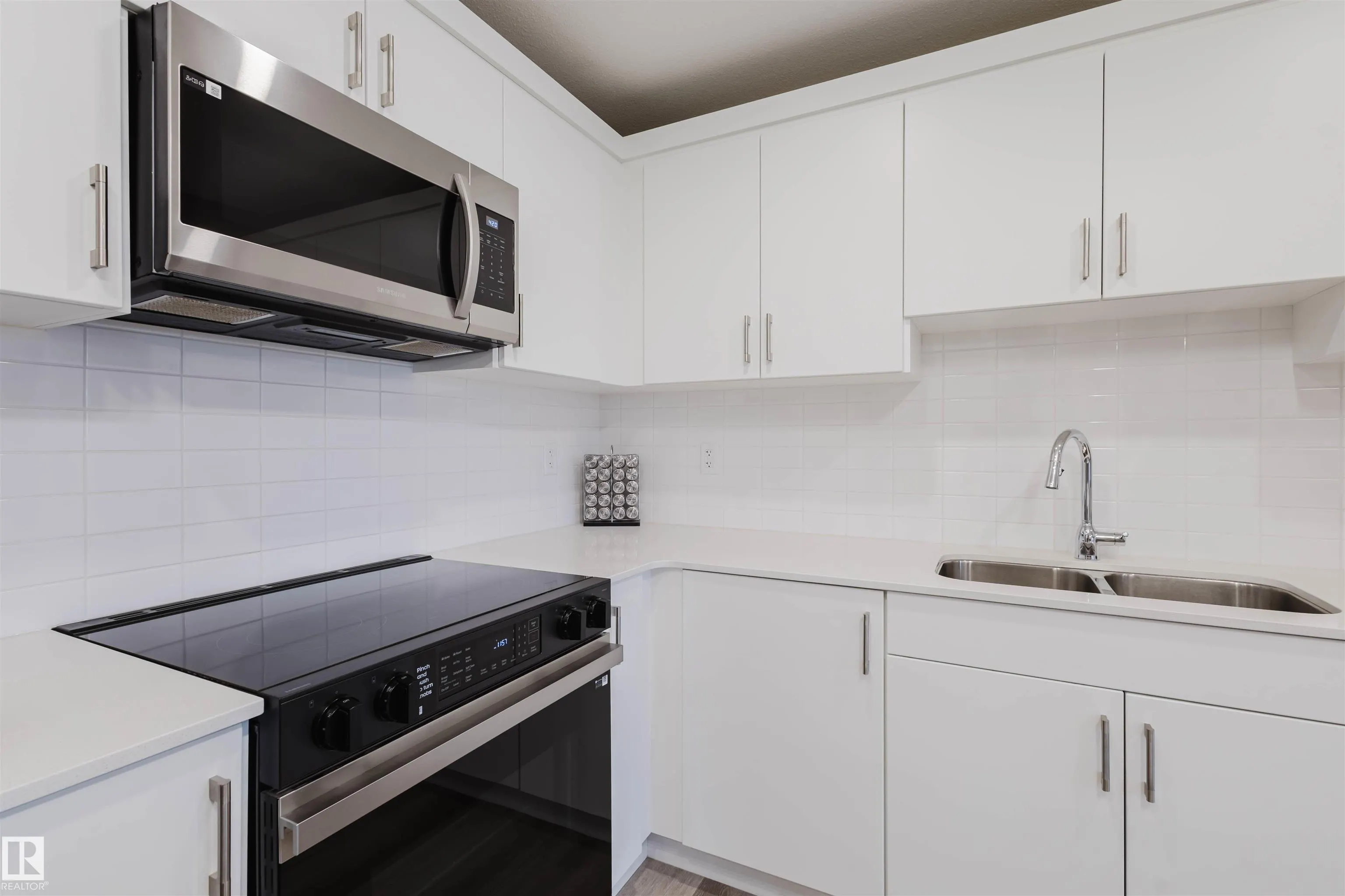20808 19 Avenue