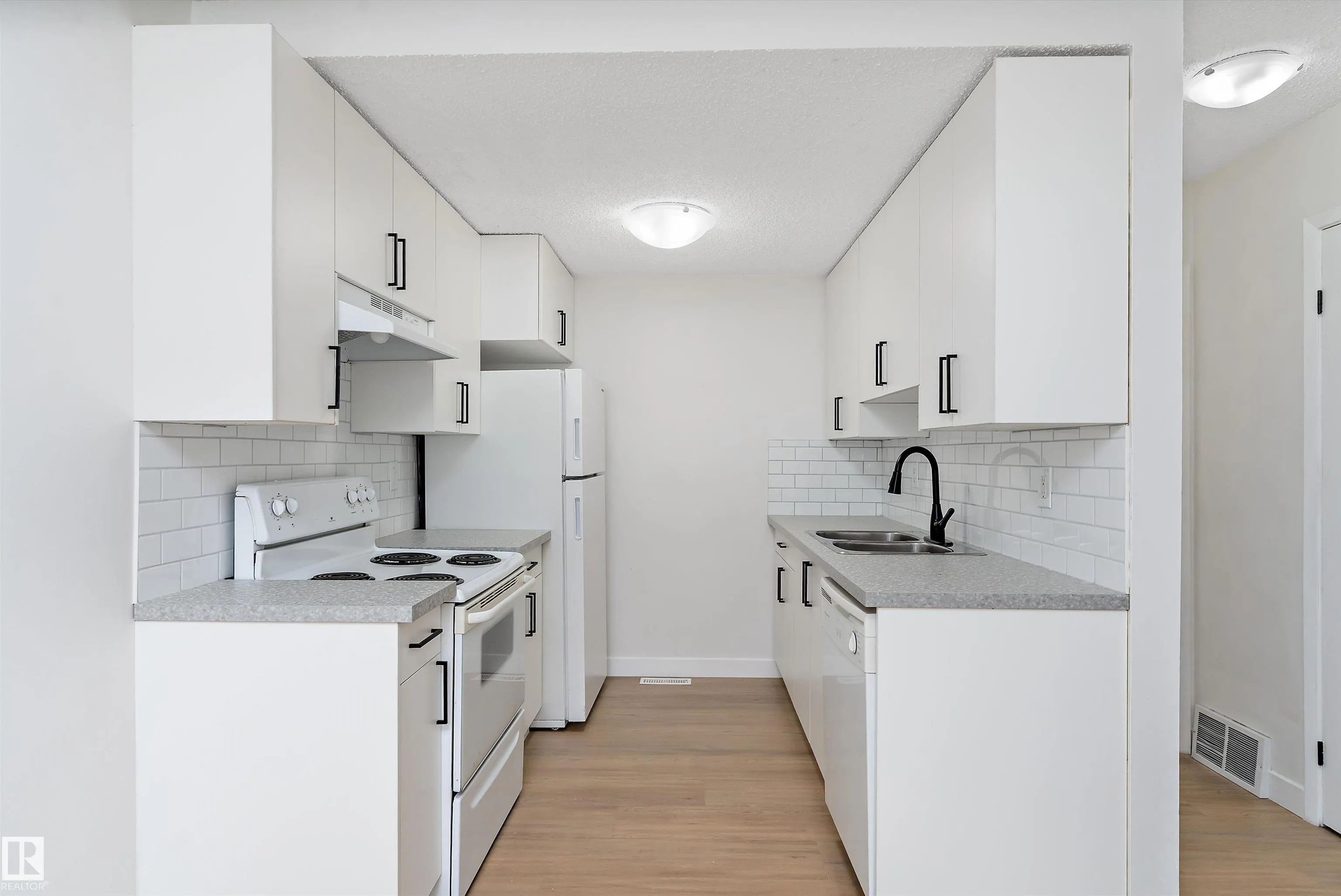 12H Clareview Village