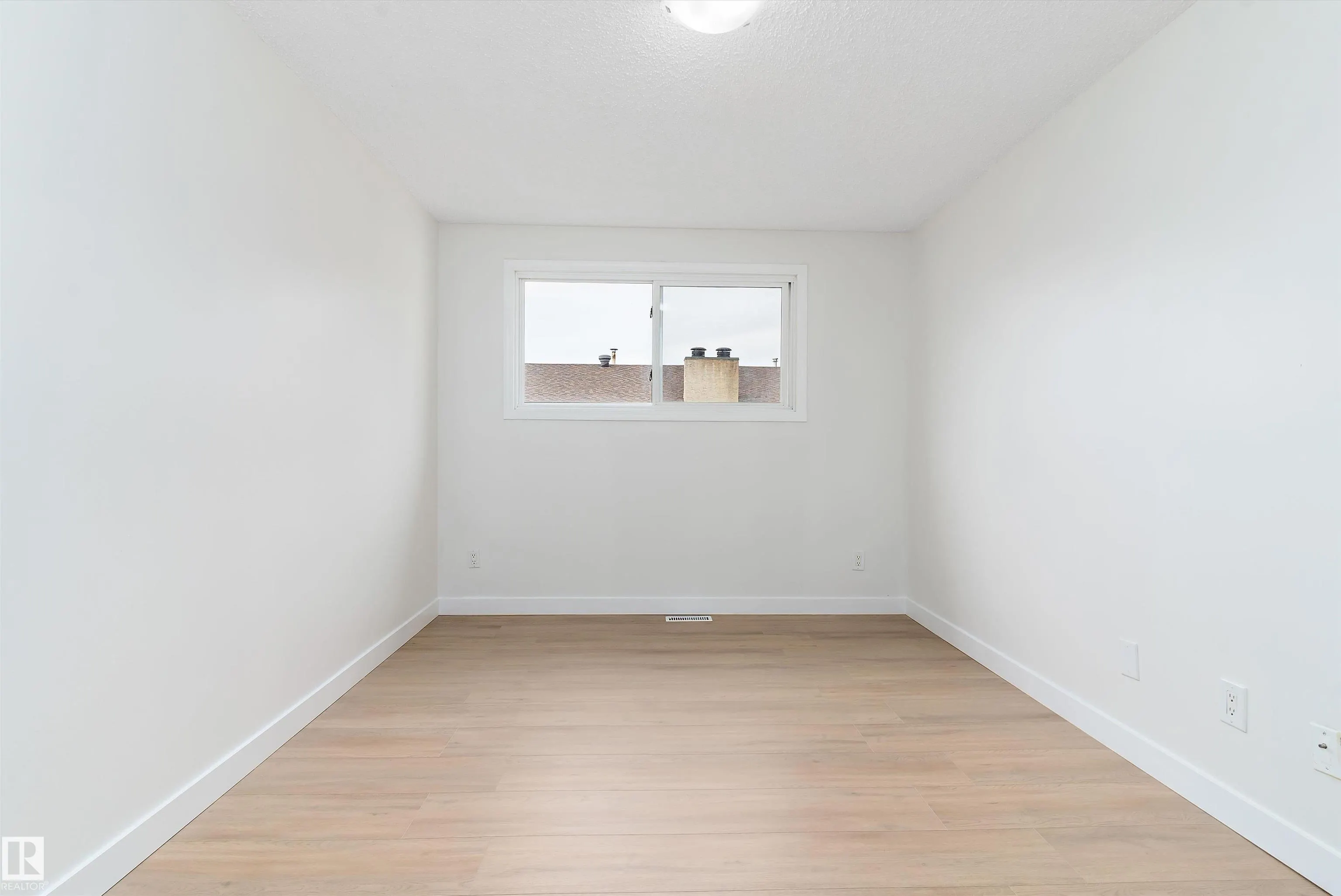 12H Clareview Village