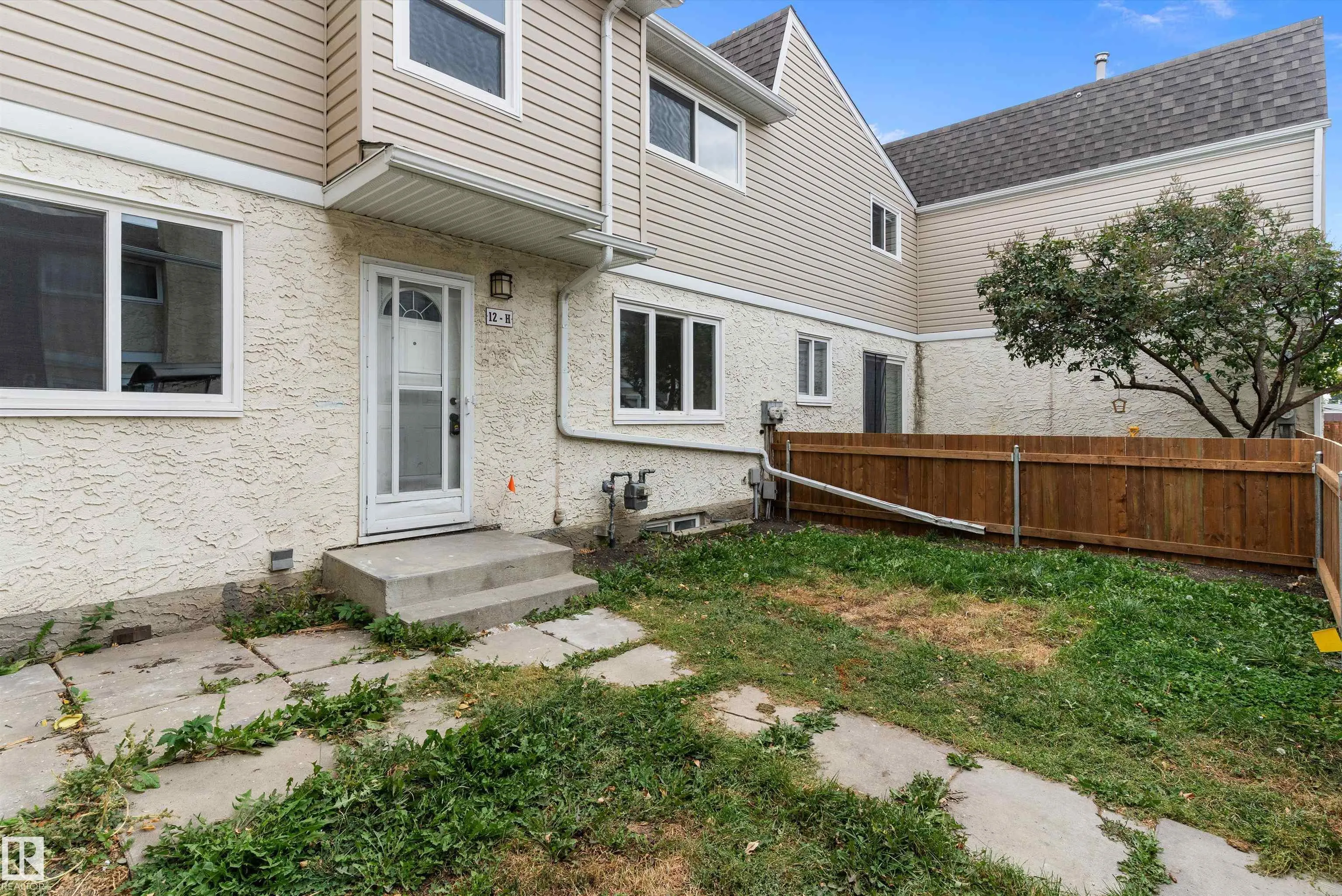 12H Clareview Village