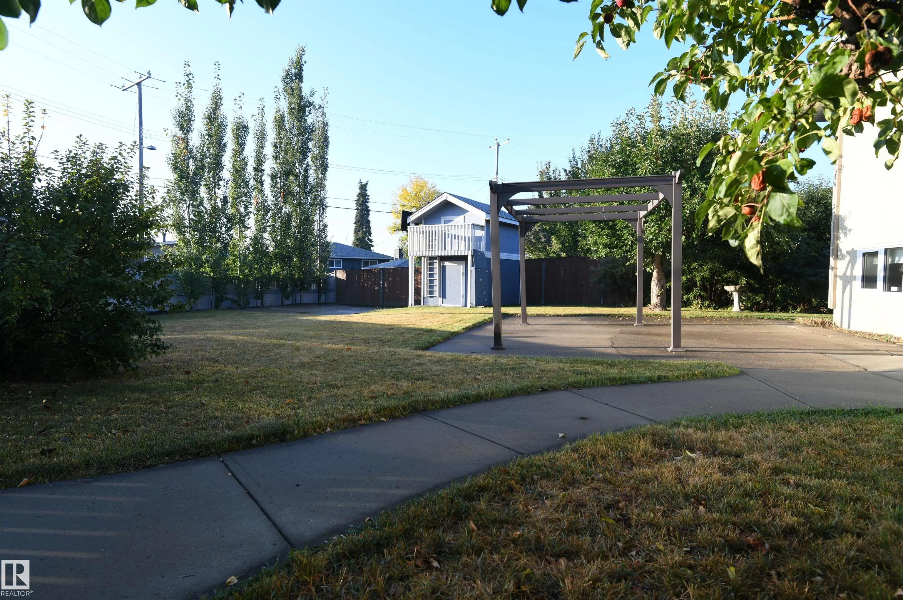 9815 68 Street