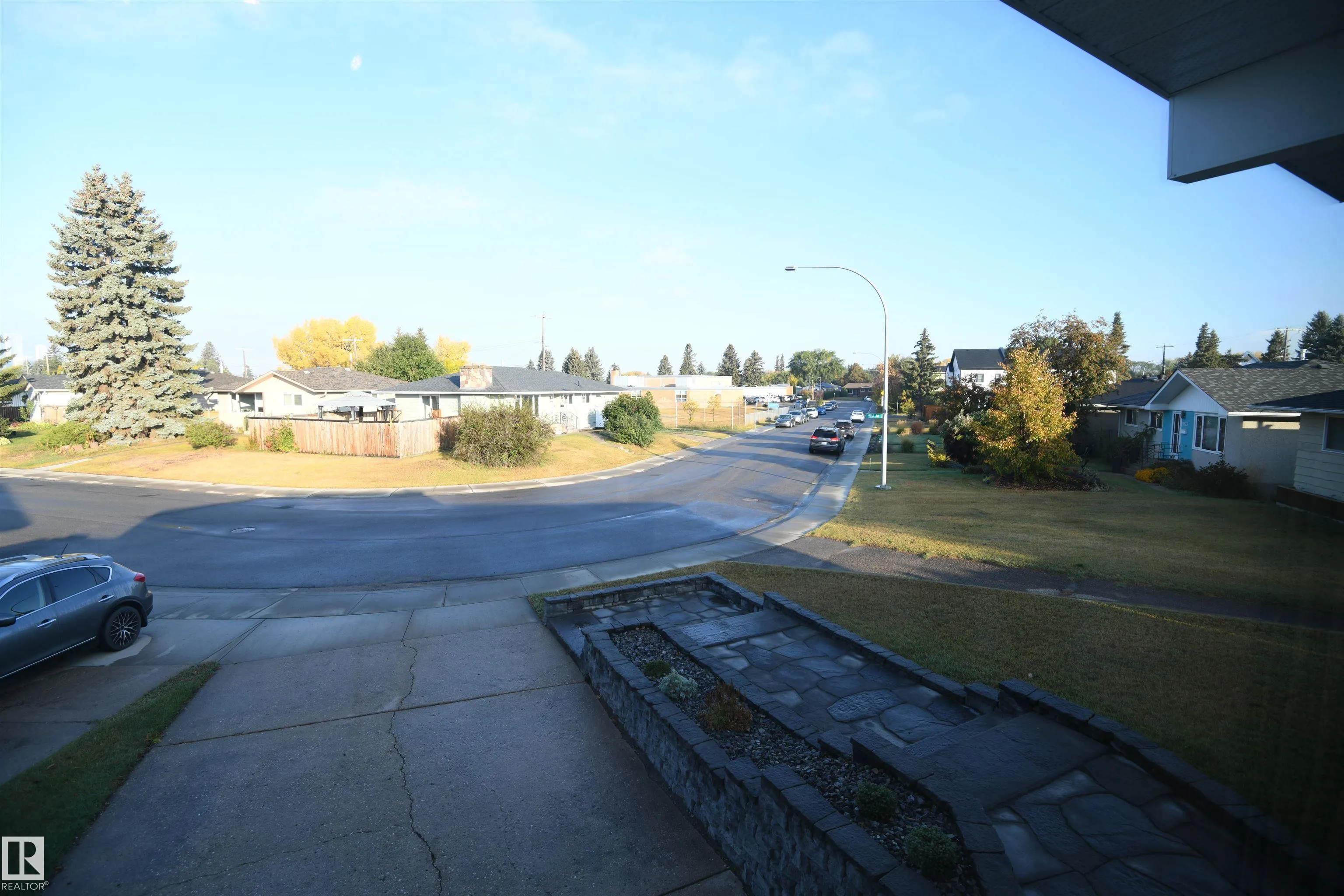 9815 68 Street